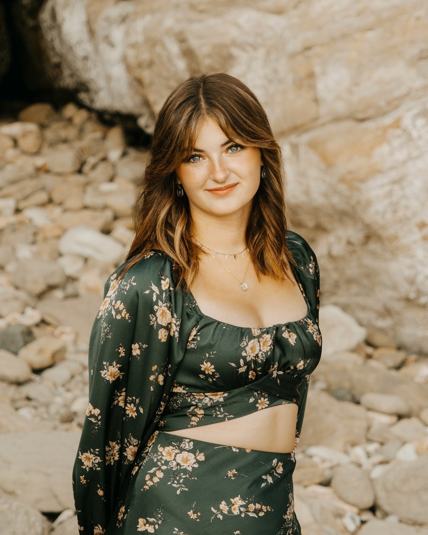 beach babeeeee 🌊☀️🐚
Patiently waiting for the warm sun and open skies to come back to the coast. Summer is almost here!! 🤩
#oregoncoast #seniorsession #senior #graduate #portraitphotography #portraiture #oregonphotographer #pnwlife #pnwphotographer #beachvibes #sunnyday