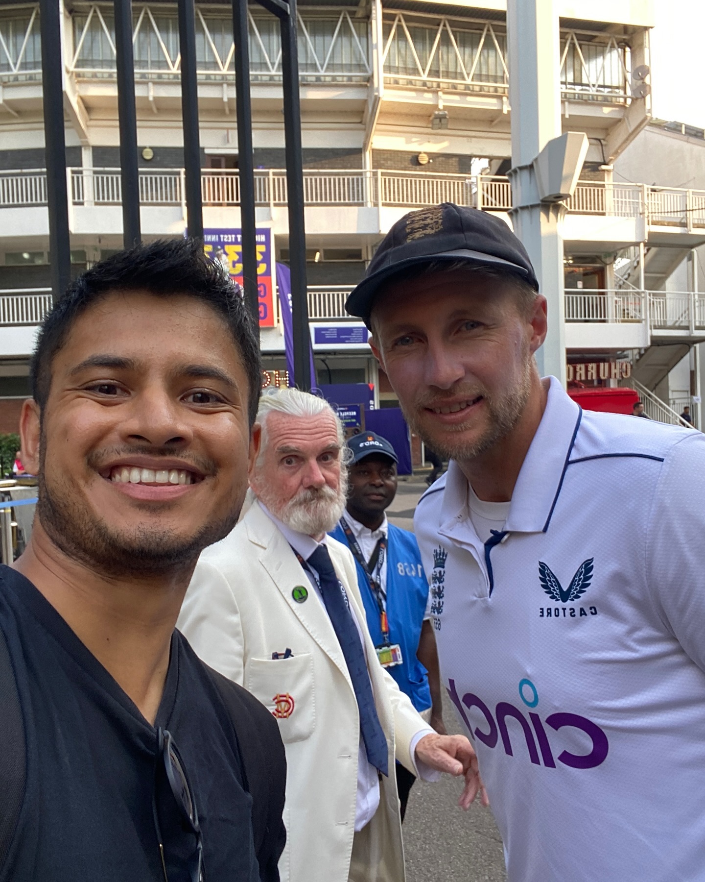 England v Sri Lanka at Lords ๐๐ฏ #joeroot #gusatkinson