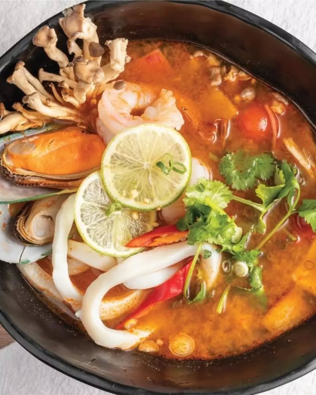 Made to wake up your tastebuds! 🔥🍜
Our Tom Yum Seafood soup brings that classic Thai kick, loaded with shimeji mushrooms, cherry tomatoes and fresh Thai herbs swimming through a fiery broth. If you’re chasing something lively for lunch, this one delivers.
Book your table via the link in bio!
#MelbourneLunch #ThaiFoodMelbourne #PokPokJunior #MelbourneCBD #AsianStreetFood