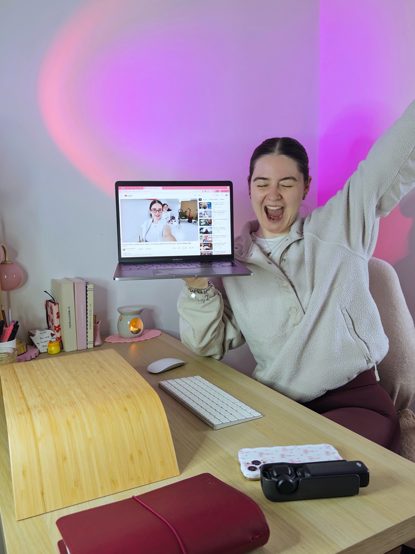 My first YouTube video is officially LIVE!!! 🥹🤳🏼✨
I’ve been thinking about starting this for so long and I finally just went for it, right now I’m feeling a mix of excited, nervous and proud all at once 🤭
Vlog 1 is a full week in my life as a social media manager + founder, and it’s a busy one!!
A content shoot, co-working dates, a marketing conference, some little wellness habits and lots of behind the scenes of my business + life 💻☕️
If you want to come into my world a little more, I’d love for you to watch it 🫶🏼
Link in bio!!! Eeeek!! Let me know if you watch it so I can say hi 🥹
#socialmediamarketer #weekinmylife #femalefounder