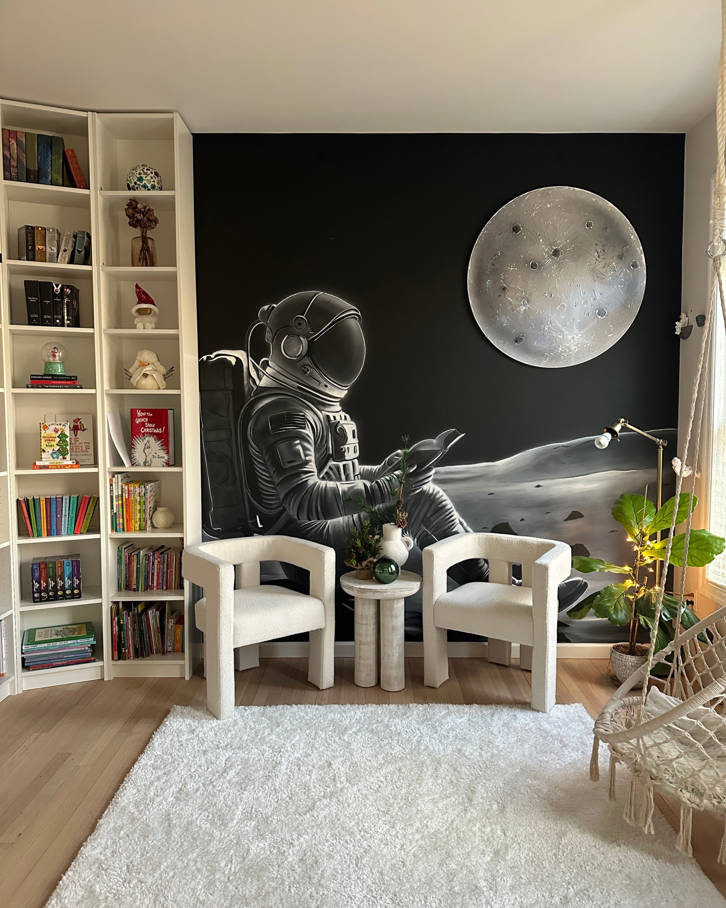 This space used to feel… kinda plain.
Now it actually has a story and you can feel it the moment you walk in.
That’s what a mural does. It changes the whole vibe without saying a word.
If your space feels like it’s missing something… you probably already know what it is
#mural #westchestermurals #fyp #artist #artwall