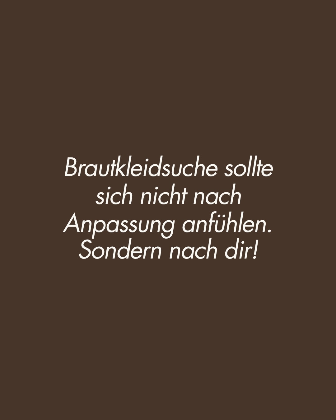 Die Brautkleidsuche beginnt oft mit Vorfreude.
Und manchmal wird genau daraus leise Unsicherheit.
Zu viele Bilder.
Zu viele Meinungen.
Zu viele Vorstellungen davon, wie eine Braut aussehen sollte.
Dabei geht es am Ende um etwas ganz anderes:
Nicht darum, ein Kleid zu finden, das allen gefällt.
Sondern eines, in dem du dich wiedererkennst.
Eines, in dem du nicht klassischer, romantischer oder „mehr Braut“ wirst, nur weil es erwartet wird.
Sondern einfach du bleibst.
Und genau deshalb ist auch die Wahl deiner Begleitpersonen so wichtig.
Nimm Menschen mit, die dir Ruhe geben.
Die dich sehen.
Die dich nicht überreden, sondern bestärken.
Denn die schönste Entscheidung ist oft nicht die lauteste.
Sondern die, die sich klar anfühlt.
Wenn du gerade mitten in deiner Brautkleidsuche steckst, speichere dir diesen Beitrag ab.
Und schick ihn an eine Bride-to-be, die genau das gerade hören muss.
Kommentiere mit ME, wenn du an deinem Hochzeitstag 100% du selbst sein willst. 🙌🫶🙏
#brautkleidsuche #brautkleid #modernbride #bridetobe #bridalinspo brautmode brautmodedresden blushandbleudresden