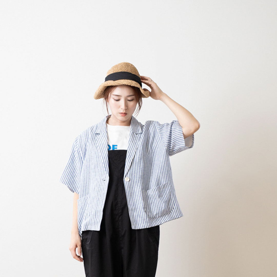 PICKUP ITEM
2026SS collection
先染フレンチリネン テ-ラ-ドジャケット
nk265243 ¥13800+TAX
1.blueST
フレンチリネンの爽やかな半袖ジャケット
パッチポケットが付いて程良いカジュアルさもあり初夏でのスタイリングにも活躍する1枚です
#nachukara #2026ss
#ナチュラル #lifewear
#春夏コーデ #春夏カラー
#ファッション #シンプルコーデ
#レディース #大人ナチュラル
#ナチュラルコーデ
#カジュアルコーデ
#40代ファッション
#50代ファッション
#60代ファッション