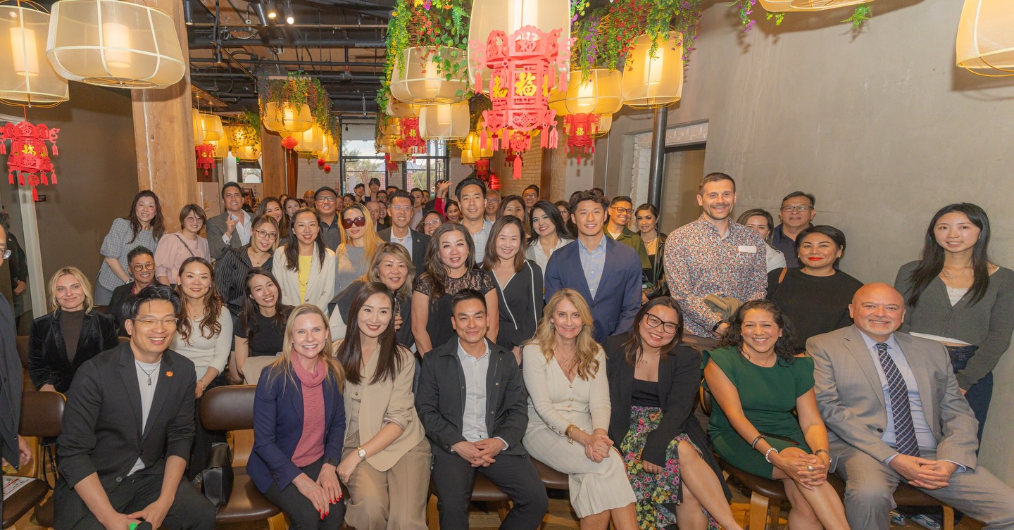 Thank you to everyone who joined us for our Top Producers Panel at Palette Tea House ❤️
We had an incredible turnout and truly appreciate the energy and engagement from our community 🙌
A special thank you to our speakers and moderators for sharing valuable insights and real experiences in today’s market ✨
Speakers:
Debbie Wilhelm • Jason Pham • Kate Tomassi
Jan Zheng • Olivia McNally
Moderators:
Mirna Tin • Luis Moran
CREAA is all about connection, and it was great to see everyone come together to learn and support one another ❤️
—
感謝大家參與我們在 Palette Tea House 舉辦的 Top Producers Panel ❤️
當天出席非常踴躍,也非常感謝大家的投入與參與 🙌
特別感謝我們的講者與主持人,帶來寶貴的市場見解與實戰經驗分享 ✨
講者:
Debbie Wilhelm • Jason Pham • Kate Tomassi
Jan Zheng • Olivia McNally
主持人:
Mirna Tin • Luis Moran
CREAA 一直致力於建立連結,很高興看到大家聚在一起學習與交流 ❤️