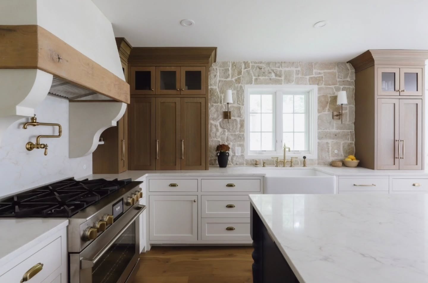 A great renovation isn't just about the "after", it's about completely redefining how a space feels, and this space feels comforting and welcoming while still being elevated and sophisticated.
#kitchendesign #kitchengoals #kitchenremodel #farmhouse #WestchesterDesign