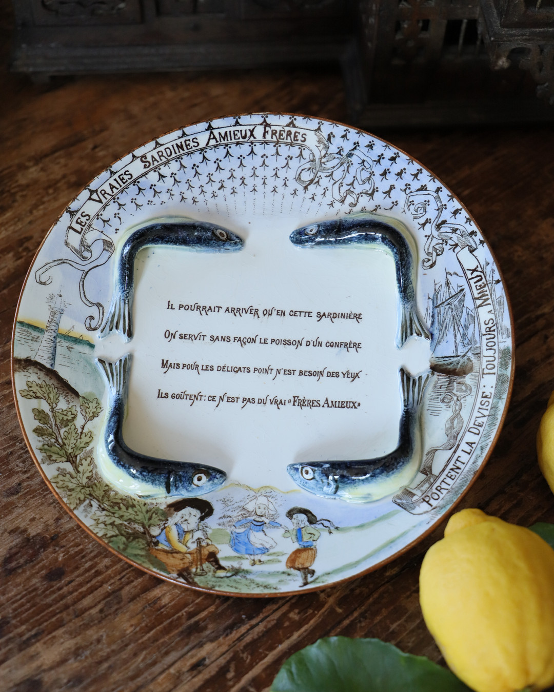 Unique pieces, preserved history, reduced impact 🌿✨
Kitchen Brocante sells authentic vintage tableware for you, carefully packaged to last.
Buying vintage means less waste, less new production—and incomparable style! 💚
Tip: start with a centerpiece (e.g. a majolica plate) to transform your table !
Link in bio 🔗
#VintageSuisse #VaisselleAncienne #EcoDesign #Majolique #Brocante #Upcycling #SlowLiving #KitchenBrocante