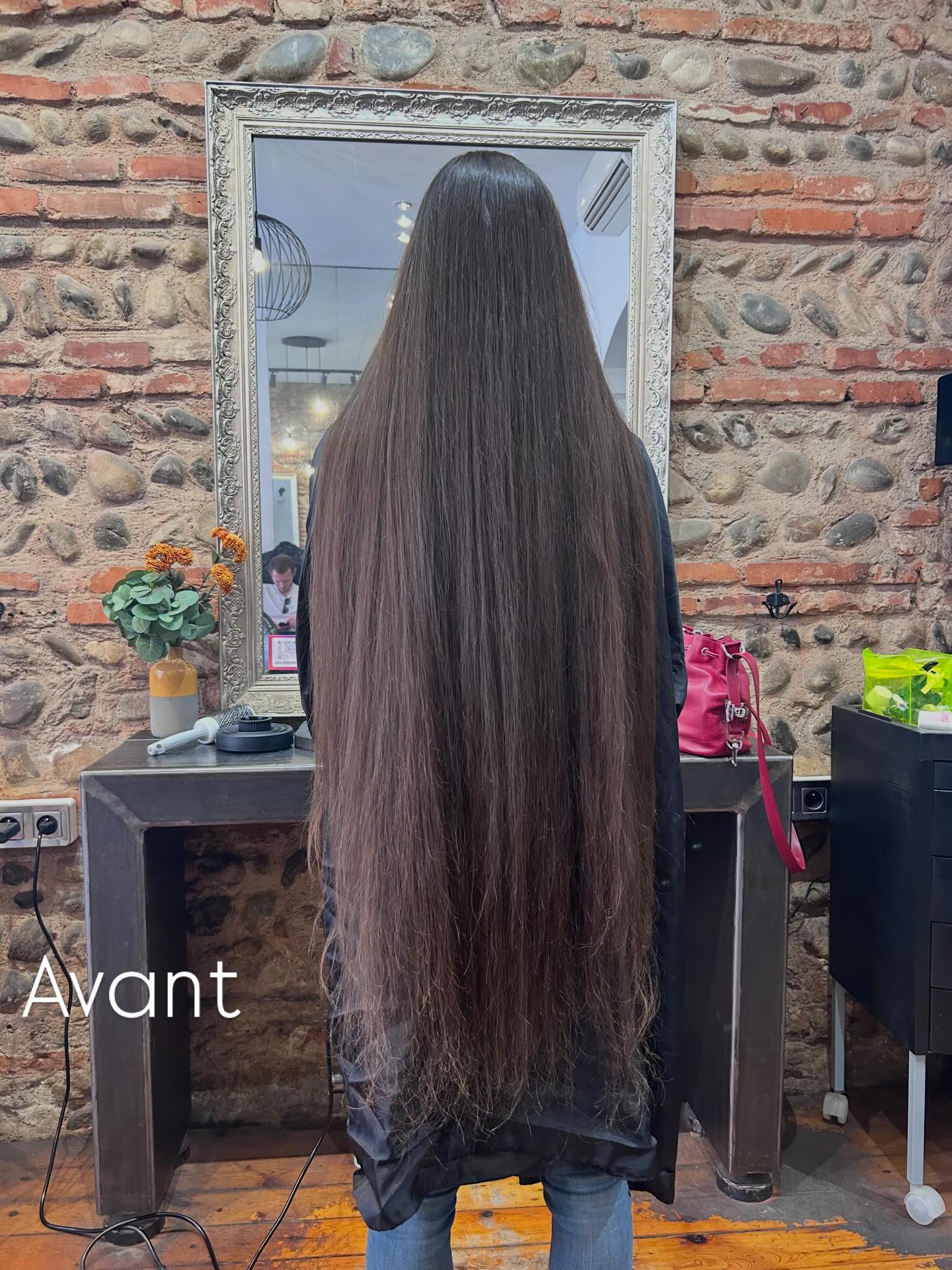 Zéro permanente. Zéro transformation chimique.
Juste ses boucles naturelles qu’on a fait ressortir. 🌊
C’est ça la magie d’un bon coiffage.
coiffage naturel boucles naturelles cheveux longs Toulouse salon coiffure L’atelier de Maud