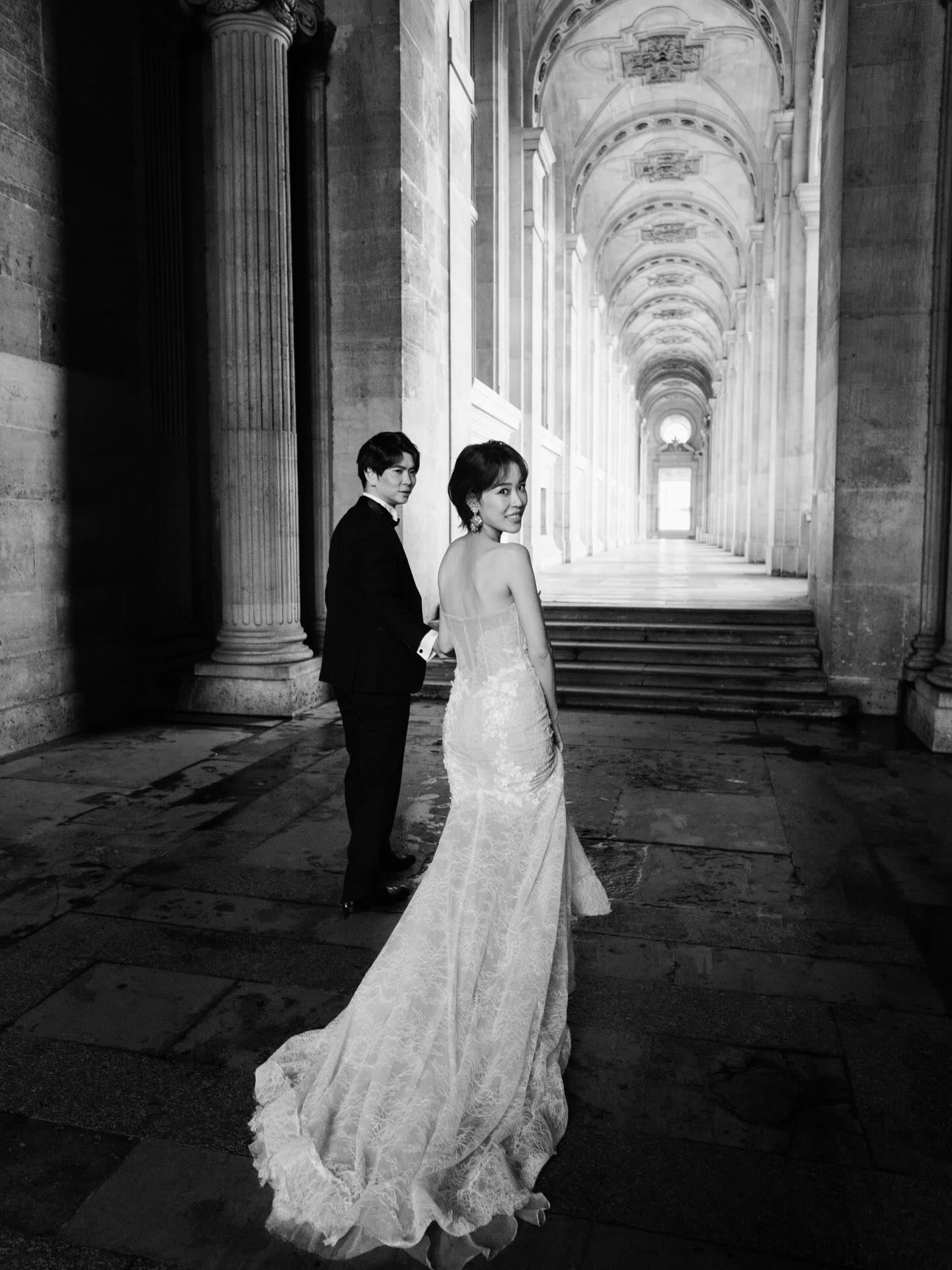From Japan to Paris with LOVE 🤍
Photo @jeremy.froeliger
Assistant @hauteparisevents
Floral @wedding_kana_paris
MUAH @makeupartist_jane
#parismakeupartist #prewedding #makeupartistjane