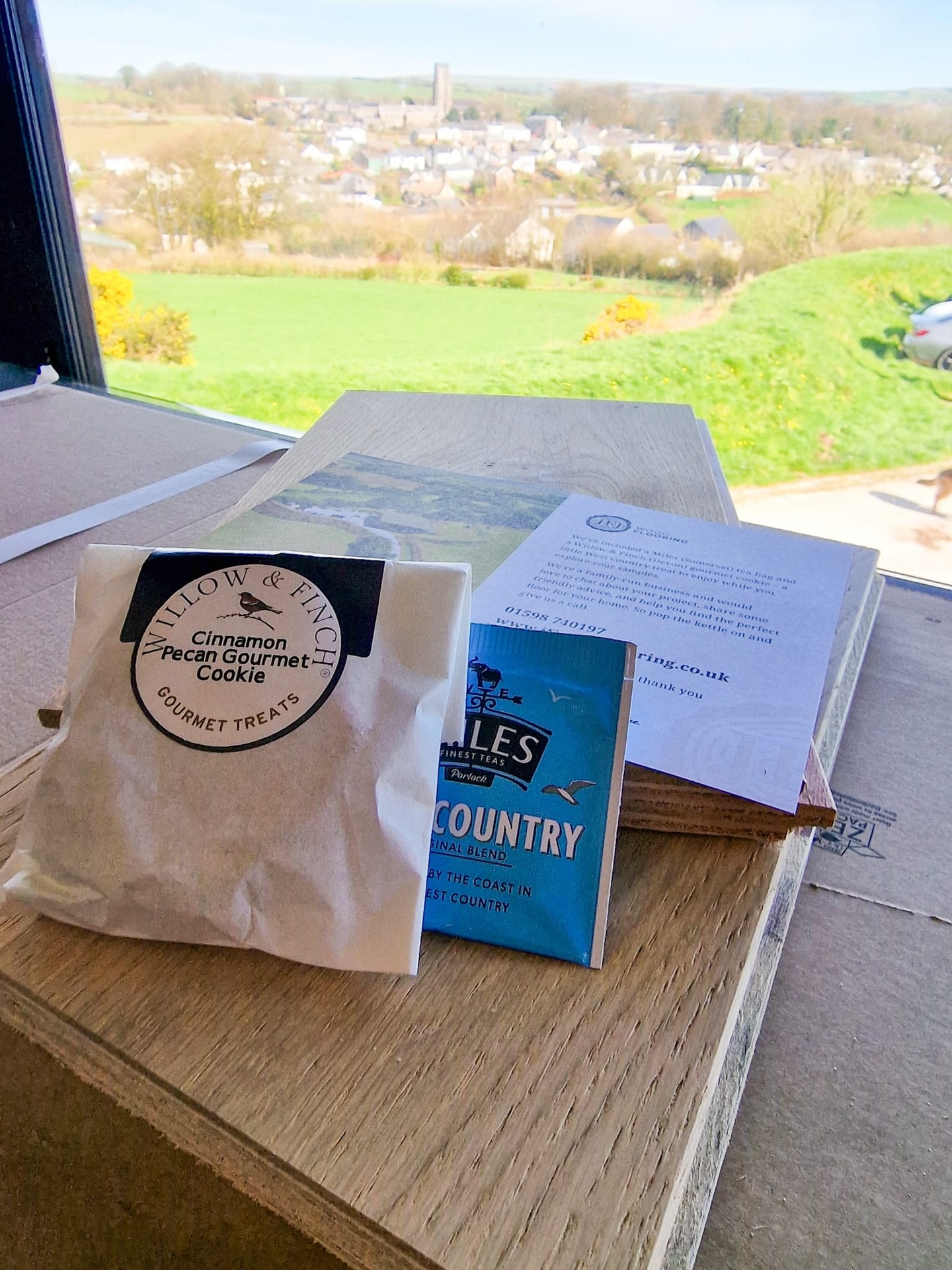 This wrapped @willow_and_finch cookie was sent out by @jfjwoodflooring as a treat for a customer who requested samples… How lovely is that?! A small treat, but a big surprise and one which leaves an even bigger impression. We’re glad to be part of it.
It’s also great to see local businesses supporting each other like this - thank you @jfjwoodflooring for choosing @willow_and_finch for this job!
If you’d like to discuss a corporate order - whether it’s one-off or an ongoing arrangement - we’d love to hear from you. Drop us an email hello@willow-finch.co.uk