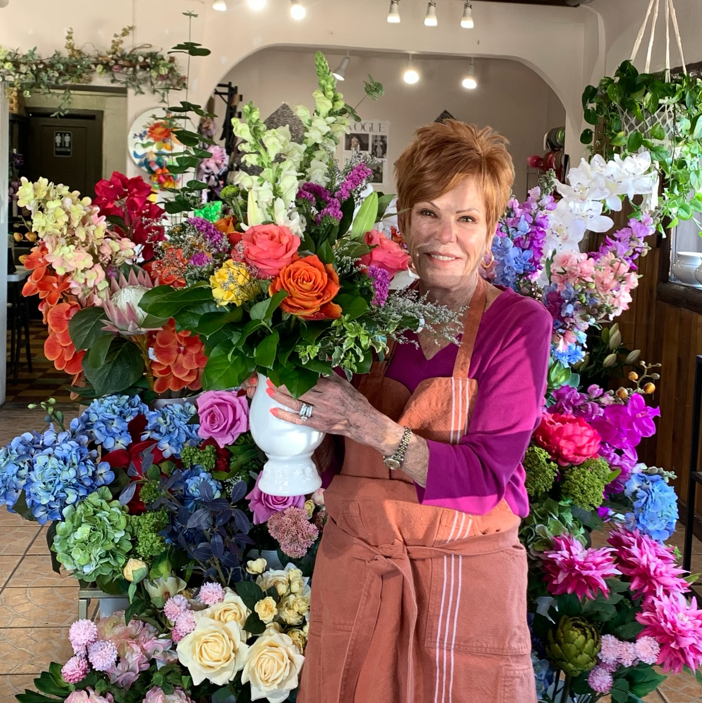 🌼🌷Unlock your creativity and bring your floral visions to life!🌷🌼 Join one of our hands on classes to learn how to design and take home your own masterpiece!🌷🌼 #flowers #flowerclass #elpaso