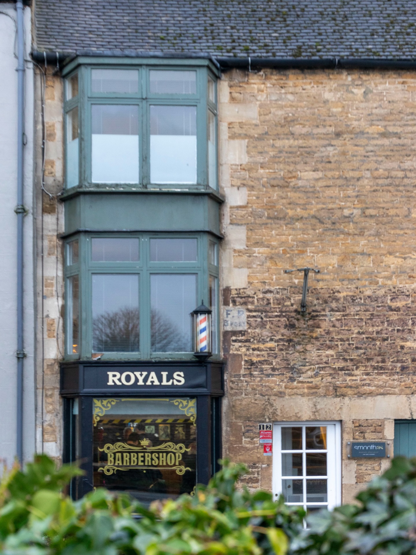 PSA ; We’re already fully booked for most Friday & Saturday appointments (thank you)
With the Easter holidays just around the corner, we highly recommend booking well in advance to avoid missing out. Don’t leave it too late – secure your spot now!
Book via the tab in our bio or DM us.
#royalsbarbershop #barbershoproyals