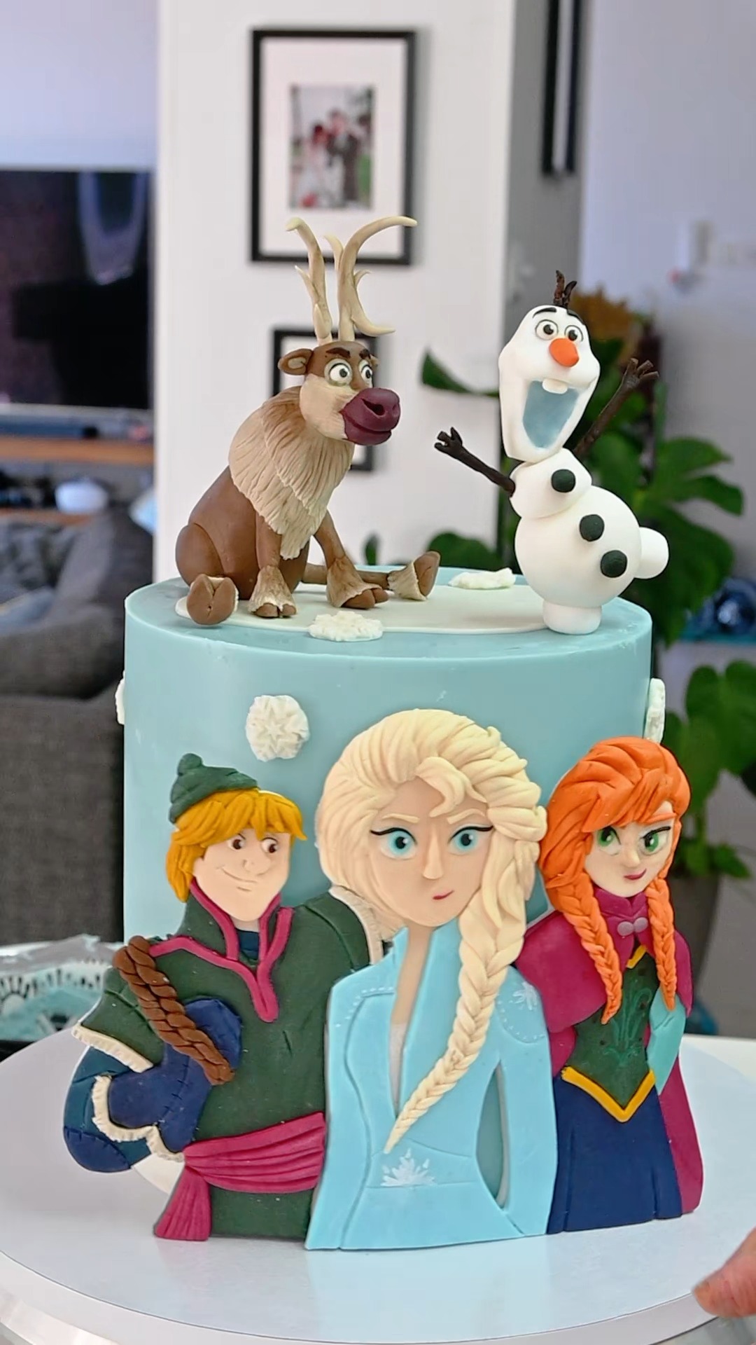 The part where the cake actually becomes Frozen โ๏ธ
Snow, snowflakes, handmade Elsa, Anna and Kristoffโฆ and of course Olaf and Sven on top.
This one definitely took a while.
#FullFatBaking #FrozenTheme #ElsaCake #AnnaCake #OlafCake #CustomCakeCyprus #CakeDecorating #SugarpasteArt #CharacterCake #PaphosBaker