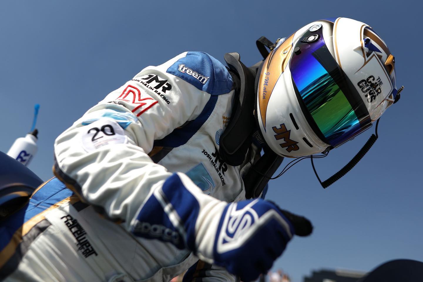 Delighted to be back for Thruxton this weekend in the @yesss_electrical, Ecosphere Renewables, @comline_auto_parts @richardsonracing 992 Cup car! Massive thanks to the team for having me back again! Can’t wait to get going again at my local track 😁🏁 #porsche #carreracup #porschecarreracup #carreracupgb #porschecarreracupgb #racing #racecar #thruxton #btcc #toca #richardsonracing #joshmalinracing #joshmalin