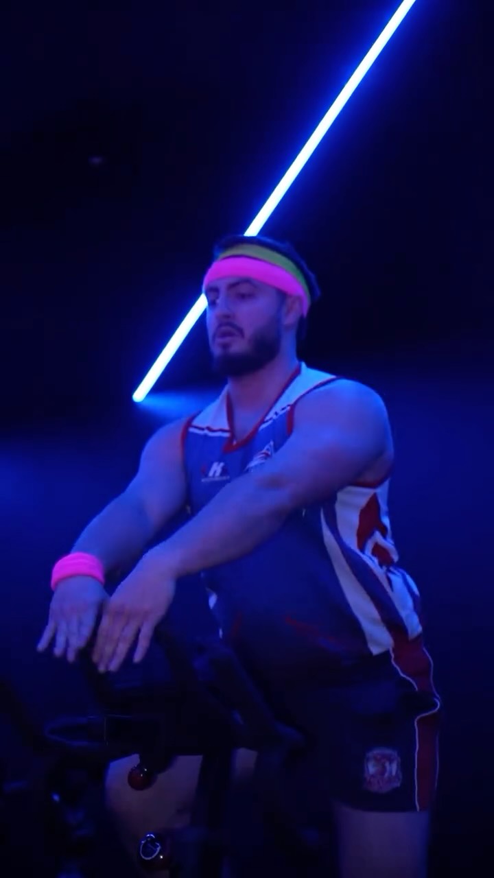 SAINT-PATRICK 🍀
J-6 et nos équipes sont déjà en train de s’échauffer… alors on espère que vous êtes chauds les copains 🙃
On se donne rendez-vous le mardi 17 mars pour fêter la Saint-Patrick comme il se doit.
@brasseriecaporal sera de la partie avec une toute nouvelle stout à découvrir dans nos restaurants
Bref… préparez-vous, ça risque de trinquer sérieusement 🍻
Merci @spinners_cycling pour l’accueil.
#SaintPatrick #SaintPatricksDay #toulouse #restaurant #tapas