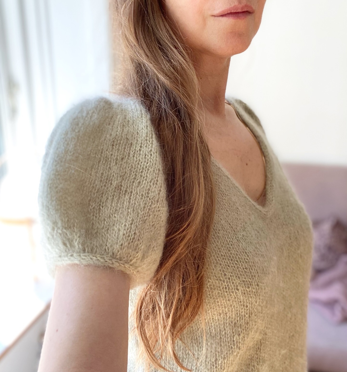 R u b u s B l o u s e
V - N e c k
Soft balloon sleeves, a clean V-neck, and neat I-cord edges.
Pattern available on Ravelry and at www.refinedknitwear.com
-
-
-
#knit #knitting #strik #refinedknitwear #rubusblousevneck