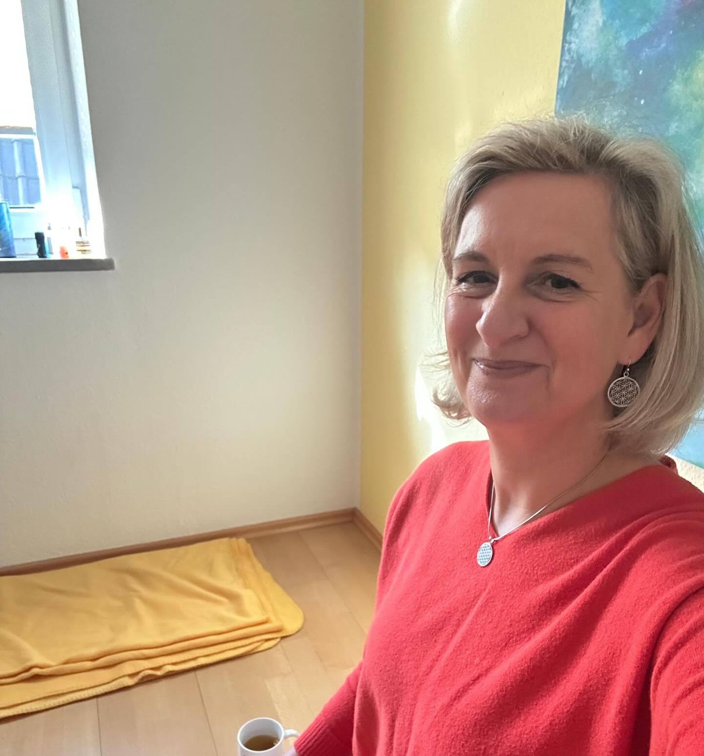 Fotos vom letzten Reiki-1-Seminar 🥰 Danke an alle Telnehmenden!
#reiki #reikimünchen #reikiteacher #medium #reikibehandlung