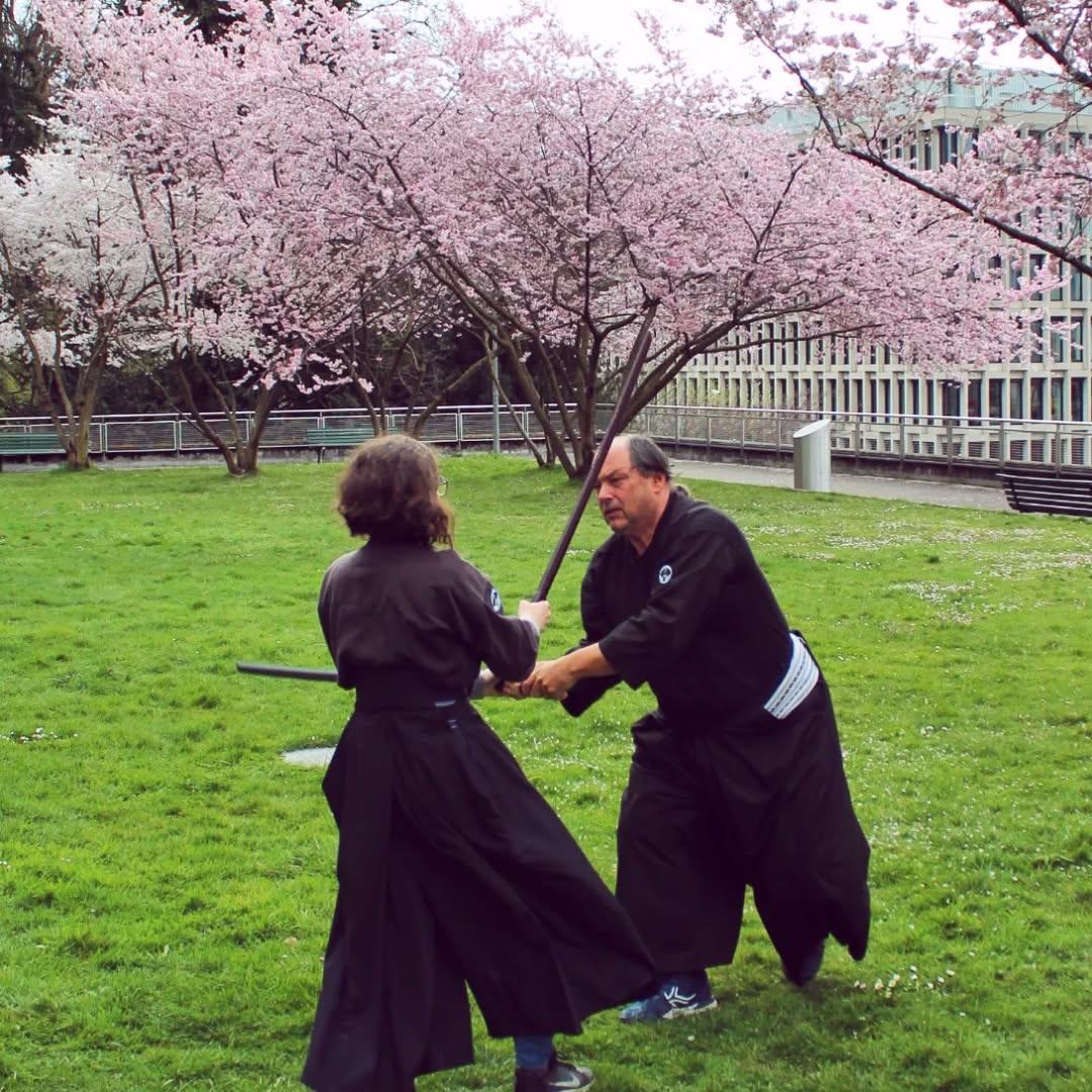 Le Dōjō Jouen de la Wa Rei Ryū vous invite à venir découvrir le Kenjutsu et le Battōjutsu, les deux arts martiaux traditionnels japonais le plus étroitement liés à l'épee nippone dans toutes ses formes.
Nos cours ont lieu
les mardis: Salle de sport du Gymnase de la Cité, Rue Pierre-Viret 2, 1003 Lausanne (20h15-22h15)
https://maps.app.goo.gl/yppJXfCC1gmT9icZ6
les vendredis: Salle de sport du Gymnase du Bugnon (Ours), Rue du Bugnon 5, 1005 Lausanne (20h00-22h00)
https://maps.app.goo.gl/YqsYqGVPzuRG4zYU7
les dimanches: Signal de Sauvabelin, Rte du Signal 46, 1018 Lausanne (10h00-12h00)
https://maps.app.goo.gl/oEyPyfoBHkSvpfUF8
Pour plus d'informations n'hésitez pas à nous contacter directement!
#jouen #wareiryu #lausanne #kenjutsu #battojutsu
Photo by @robb_kinginthenorth