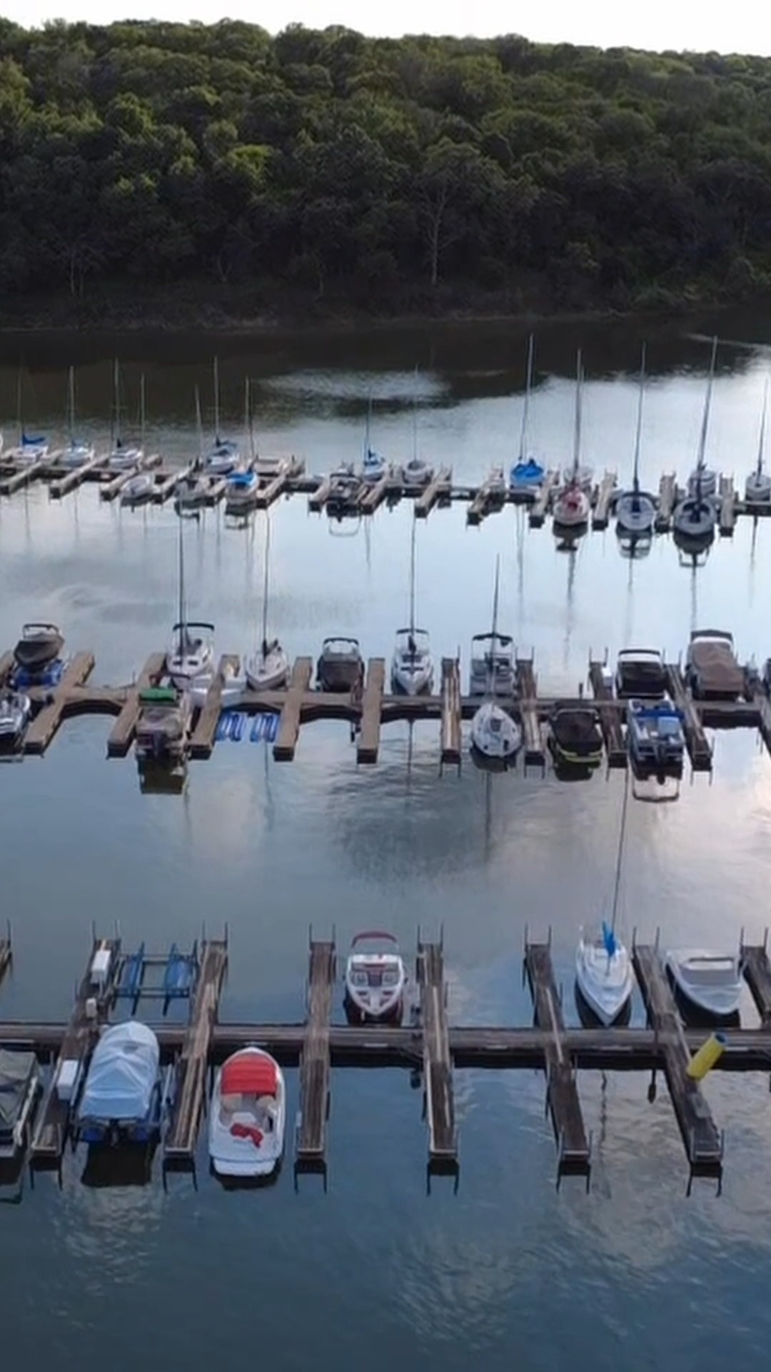 April showers bring May LAKE DAYS. Who else is counting down the days until 75 degrees?
If Clinton Marina is where you want to be this season, now’s the time.
📞 785-749-3222
📧 cm@clintonmarina.com