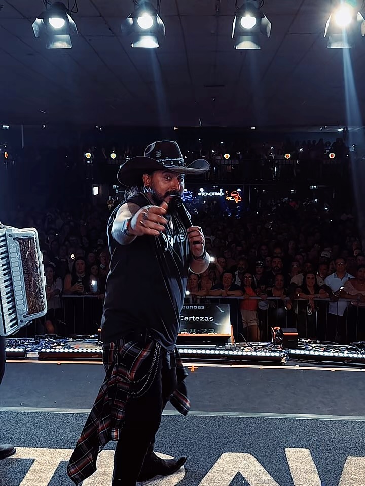 SOLD OUT!!!🔥🥰🎶
Que noite foi essa, Canoas/RS?!
@traiaveiaoficial entregou tudo e transformou a última sexta em um momento inesquecível, milhares de vozes cantando juntas e a emoção tomou conta. 🥺❤️🔥🙌🏻
VOCÊ FOI? Comenta aqui embaixo!👇
▪️PASSE PRO LADO E SINTA A ENERGIA!
🎥 @camaraotraia
#TraiaVéia #ShowNacional #Canoas #RioGrandeDoSul #SoldOut