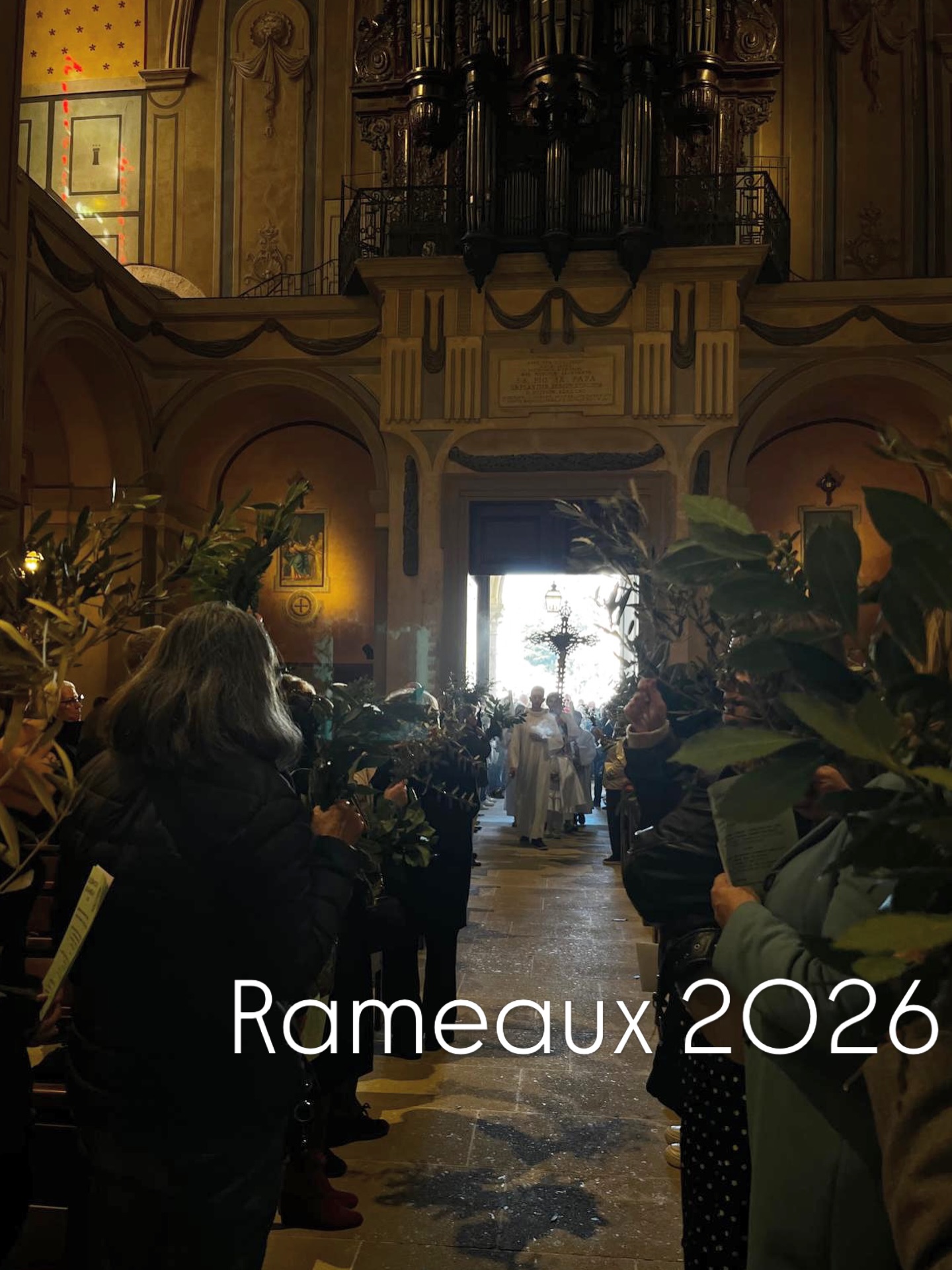 RAMEAUX 2026 ! 🌿
11h, et déjà… plus une place ce matin !
Une église pleine, vivante, vibrante 🔥
Des rameaux levés, des chants, des sourires…
et surtout cette belle énergie 🙏
C’est ça aussi, l’Église : un lieu où l’on vient tel que l’on est, et où l’on repart rempli ✨
Nous entrons dans la Semaine Sainte.
Prenons ce temps pour ralentir, réfléchir, et se reconnecter à l’essentiel.
#rameaux #eglisecatholique #rameaux2026