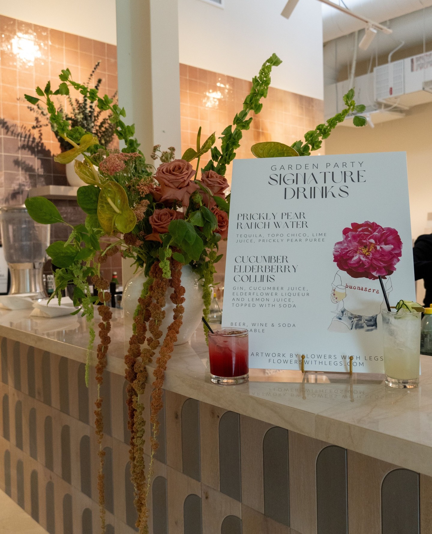 Mixed drinks✔️ > mixed feelings❌️
A signature cocktail will never let you down!
#eventcatering #dallascatering #cocktail