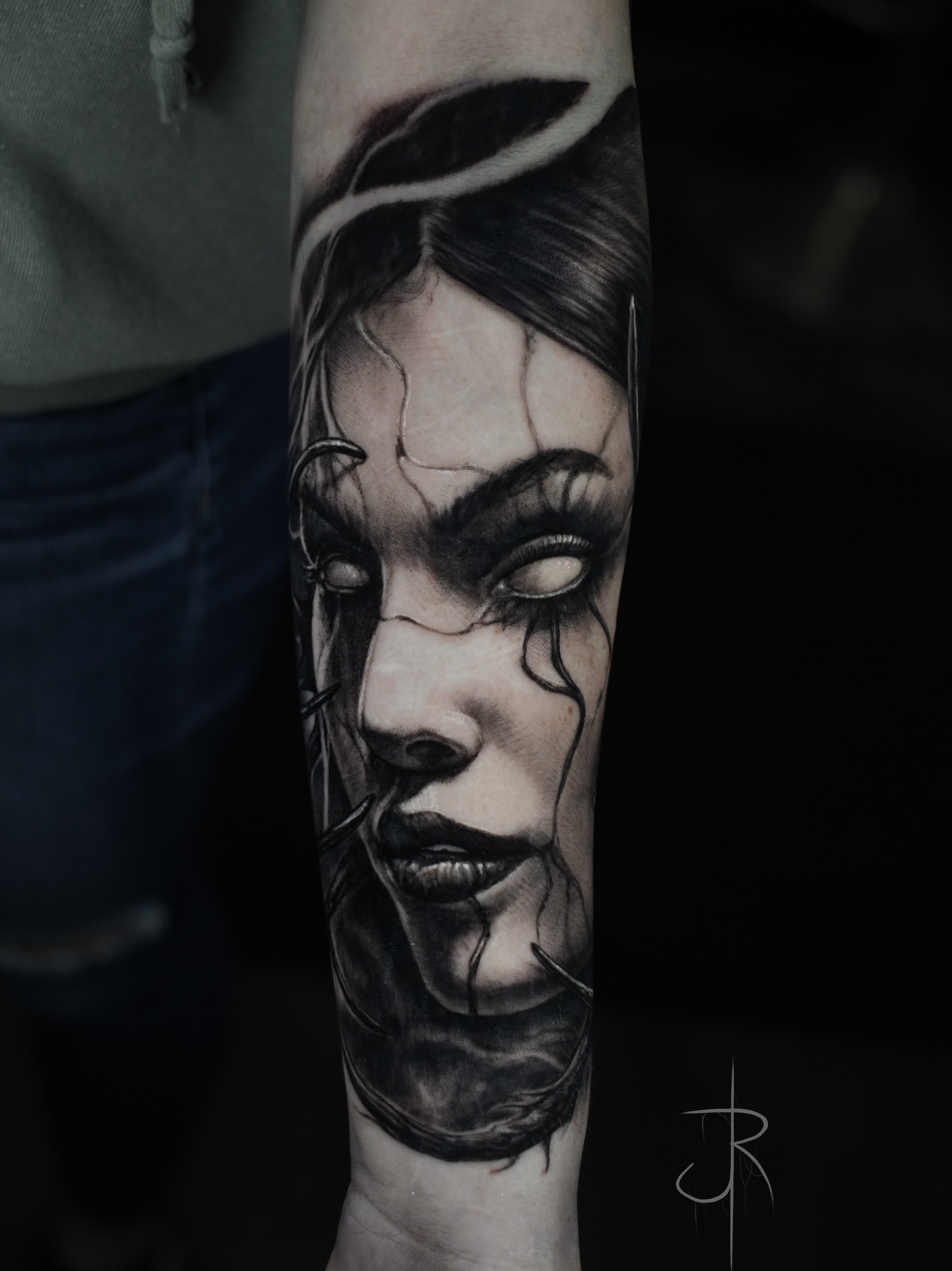 Spider lady from a few months ago
Visit the links in my bio for booking information!