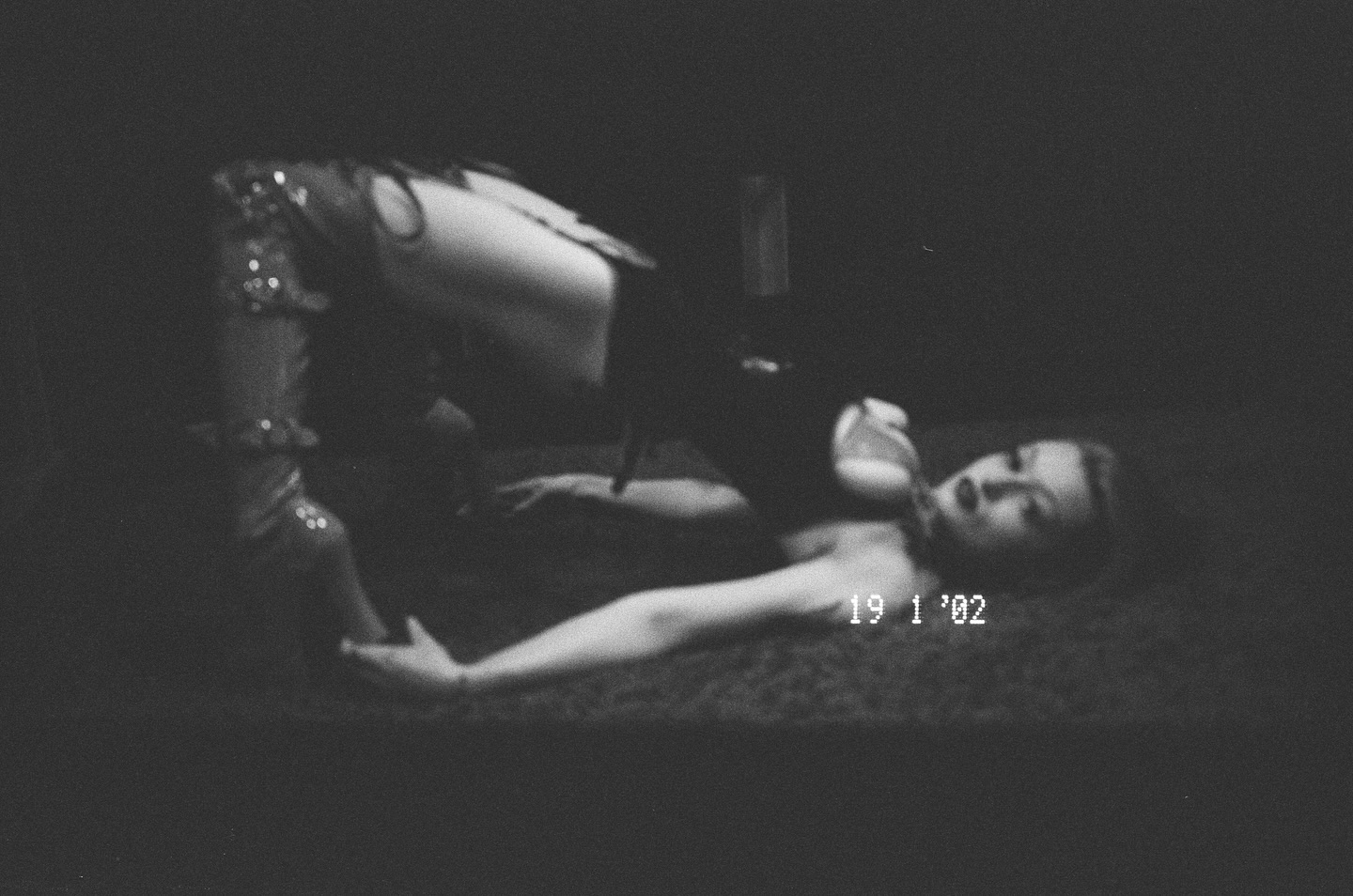 Sharp edges, soft focus 🖤
📸 @thru.elenas.eyes