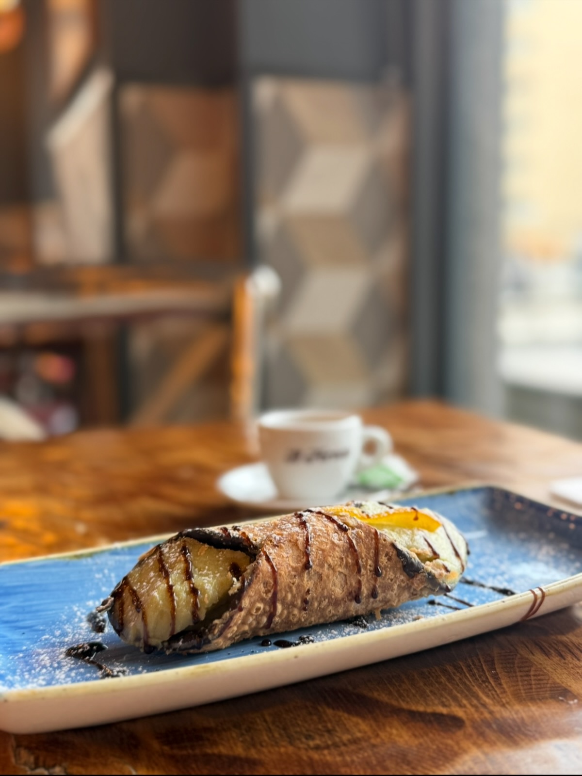 Espressos strong, cannolis sweeter 🇮🇹☕️
A little taste of Italy in every bite.
Il Fornaio in the IFSC 📍
#italian #dublin #espresso