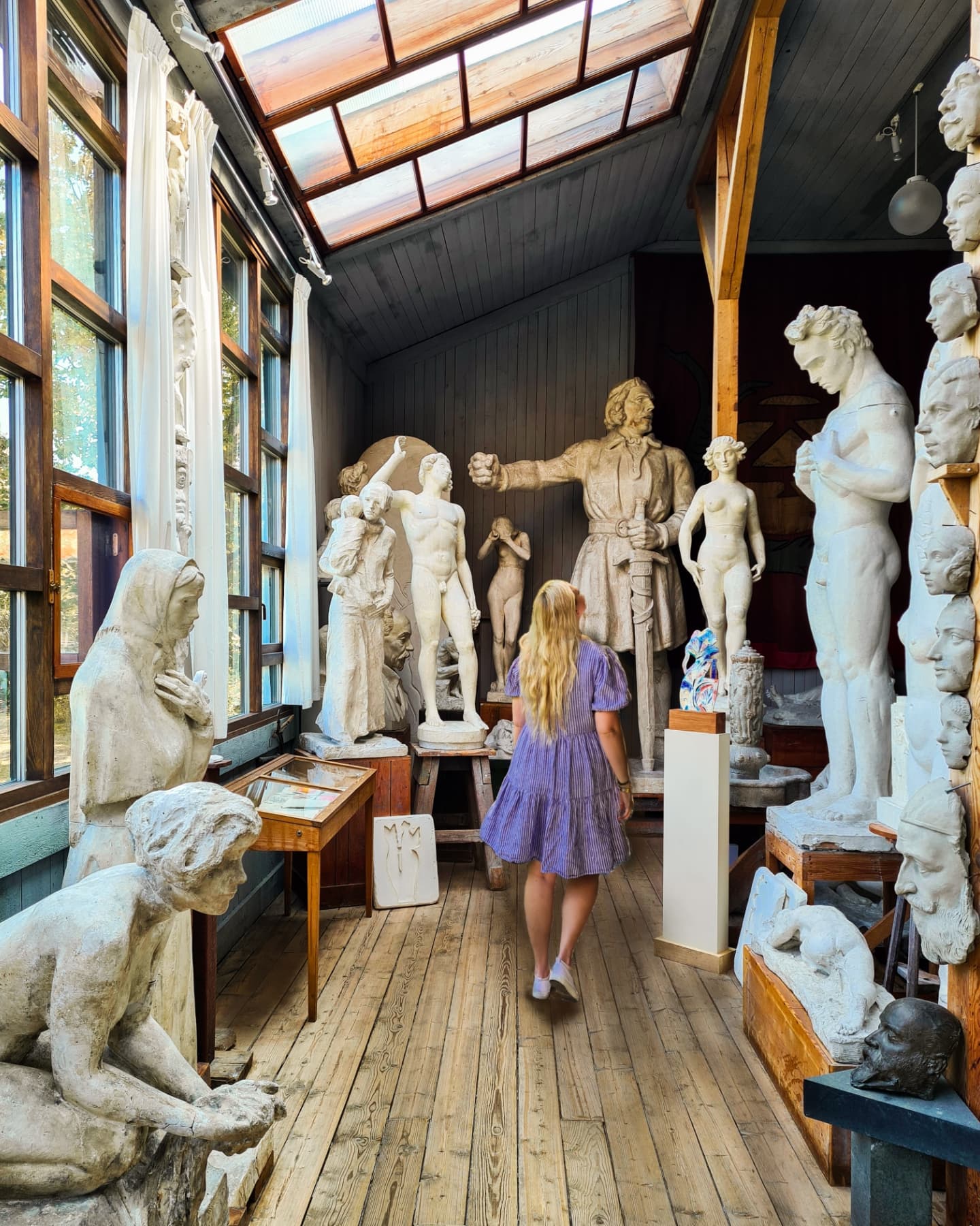 This past September, I finally got to see a museum I've been wanting to visit for years now in my hometown. Sculpture is usually not my favorite art form, but Carl Eldh work is stunning. It was an incredible feeling being in his art studio seeing so much of his work.
.
.
#carleldh #visitstockholm #skulpturer #beautyintheeveryday #sverigeđžđȘ