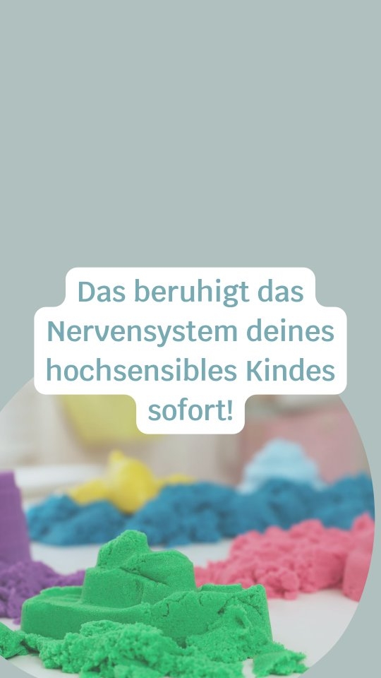 Hochsensible Kinder sind schneller überreizt als andere und kommen schneller an ihre Grenzen. Nach einem langen Tag in der Schule oder unterwegs brauchen sie länger, um runterzufahren. Ihr Nervensystem ist von der ständigen Aufnahme von Reizen manchmal so angeschlagen, dass es nicht viel braucht und ein Meltdown ist vorprogrammiert.
Um dem vorzubeugen, gibt es einige wundervolle Tools, die ihnen helfen, Reize zu verarbeiten und ihre Nerven zu beruhigen. Eines davon ist Kinetic Sand. Es ist bei uns zu Hause eine Wunderwaffe zur Beruhigung, vor allem abends, wenn alle müde sind. Seine spezielle Konsistenz fasziniert nicht nur Kinder😊.
Kinetic Sand hilft hochsensiblen Kids:
🌈Sich zu beruhigen und entspannen
🌈Reize zu verarbeiten
🌈Sich zu konzentrieren (z.B. für Hausaufgaben)
🌈Kreativität auszuleben
🌈Bildliche Vorstellungskraft zu fördern
🌈Sensorik und taktile Wahrnehmung zu fördern
🌈Sich selbst zu wieder zu spüren
🌈Sich zu erden
Kennst du diesen Zaubersand? Wie nutzt du ihn? Ich bin gespannt: Schreibe es in die Kommentare.
Verpasse nicht meine Workshops für Eltern von hochsensiblen Kindern/ für hochsensible Kinder. Infos dazu gibt es auf meiner Website: www.feingesinnt.ch (im Linktree in der Bio). Für eine Begleitung oder ein kostenloses Beratungsgespräch kontaktiere mich gerne per DM.
Dies ist weder bezahlte noch unbezahlte Werbung für ein Produkt.
Herzlich, Jacky 🦋
#hochsensibilität #hochsensibel #hochsensiblekinder #sensibel #neurodivergent
COACHING
BERATUNG
HOCHSENSIBILITÄT
EMOTIONSREGULATION
STRESSREGULATION
ABGRENZUNG
POTENTIAL
SELBSTVERTRAUEN
MINDSET