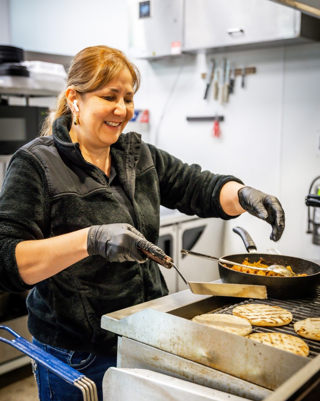 Pressed. Grilled. Filled. El Cafetal’s arepas, a staple of Colombian cuisine, come together right in front of you. Made from corn, they’re crisp on the outside, soft on the inside, and built to be split and stuffed with your choice of meat or just cheese. Each one made fresh and ready to go.
Get a taste at The Warehouse Food Hall.