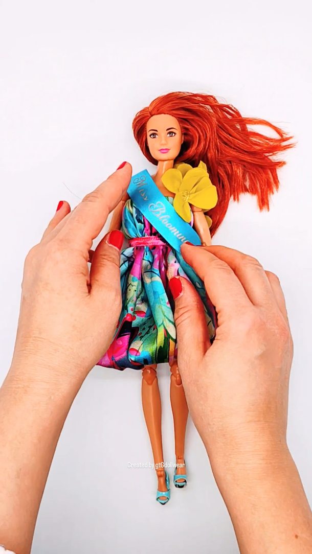 Ever wondered what a hydrangea bloom would look like… as a miniature couture dress?
Box # 5 has the answer.
Members only. Feeling tempted to join in?
https://www.gtgdollwear.com/pricing-plans/list
#gtGdollwear #mtmbarbie #barbiemtm #barbiestyle #gingerbarbie