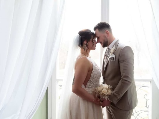 Unsere bezaubernde InWeiß Braut Sarah & @sir.byinweiss Groom Rene‘. ✨
Wo Liebe zur Geschichte wird.💫
Wir wünschen euch von Herzen alles liebe.❤️
#inweissbraut #sirbyinweissgroom #realwedding #moments #dankefüreuervertrauen