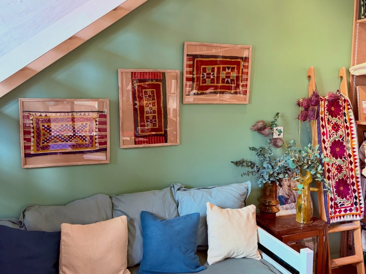 Les tissus brodés achetés dans le Gujarat en Inde lors de mon récent voyage
A découvrir dès le 3 avril lors de la ré-ouverture de la boutique au @domainedescloshotel
À bientôt