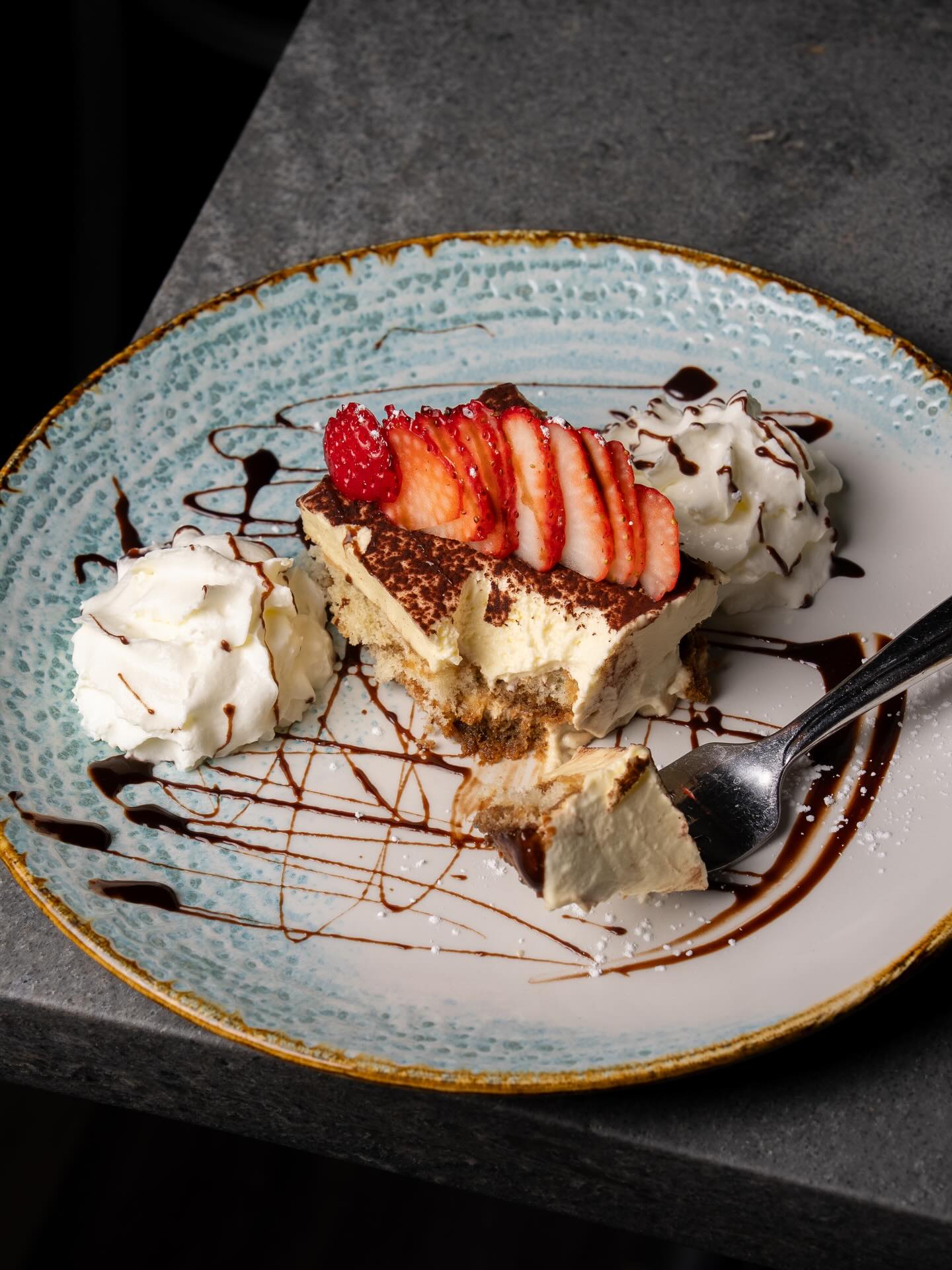 When the dessert looks this good… it’s hard not to crave it 😍✨