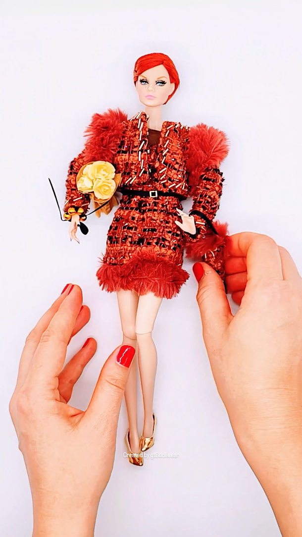 Bouclé girls just get it.
This brown dress‑and‑jacket moment is all soft texture, clean little tailoring details, and that instantly recognisable Chanel‑coded shape we all clock from across the room.
It’s the kind of fabric that feels gentle but looks incredibly polished — cozy luxury in doll scale.
She’s giving “autumn in Paris,” “coffee in hand,” “I’m not rushing for anyone today.”
And honestly, when you understand fabrics and silhouettes, you start to see how pieces like this quietly elevate an entire collection.
Hit ❤️ and save this look for the days your doll needs that soft‑spoken, quiet‑luxury confidence.
#gtgdollwear #integritytoys #poppyparker #integritydoll #gingergilroy