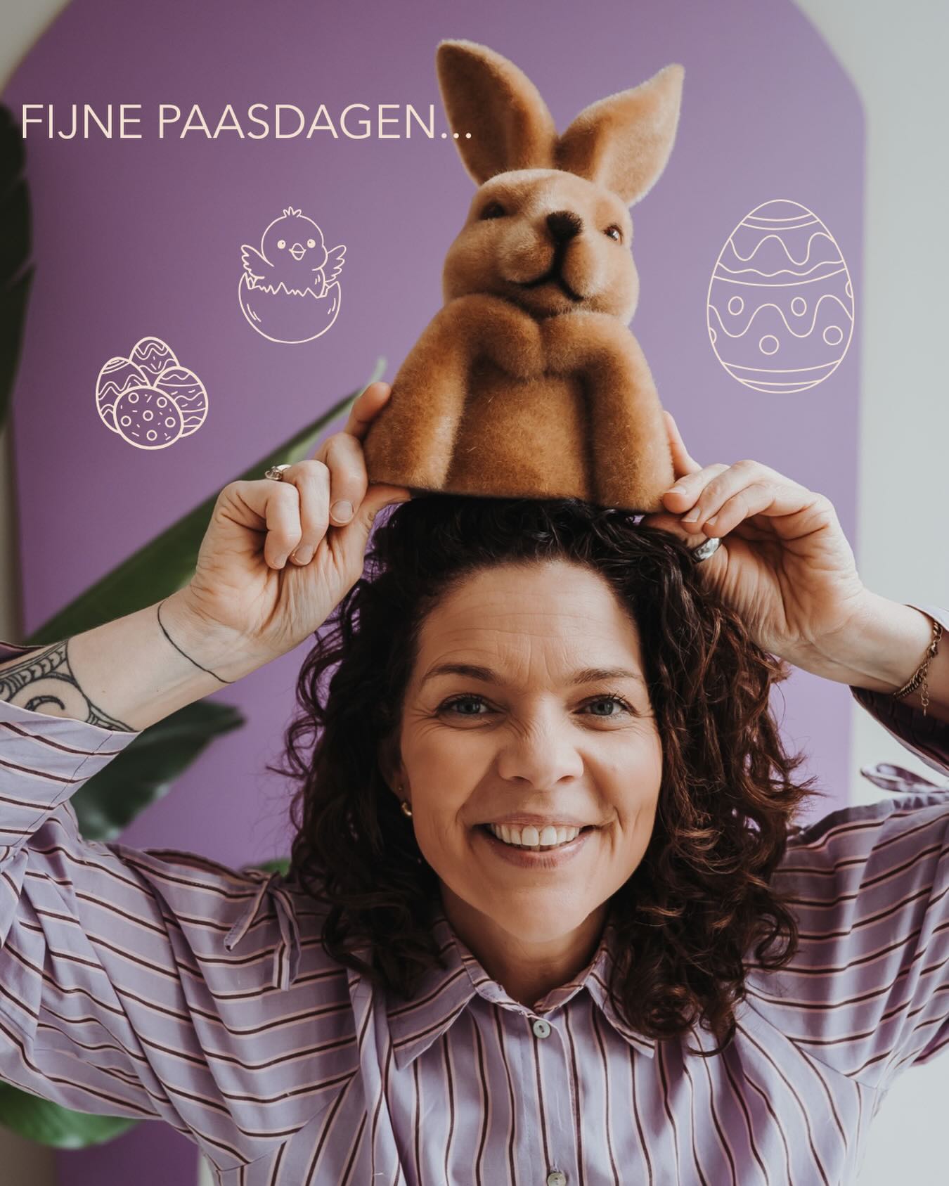 🐣 Vrolijk Pasen! 🐣
Wist je dat… jouw lichaam óók een beetje “voorjaar” voelt?
Met meer licht en langere dagen krijgt je energie een natuurlijke boost. Perfect moment om weer wat zachter voor jezelf te kiezen 💛
🥚 Leuk weetje: eieren zijn echte krachtpatsers
Ze zitten vol eiwitten, choline (goed voor je brein) en ondersteunen je hormoonbalans
Mini Paas-tip voor vandaag:
Begin je dag niet met suiker, maar met iets voedzaams
→ denk aan een ontbijt met ei, gezonde vetten en vezels
Je bloedsuiker (en je humeur 😉) blijft daardoor veel stabieler
✨ Gun jezelf dit weekend:
– Rust zonder schuldgevoel
– Genieten zonder overeten
– Bewegen omdat het fijn voelt, niet omdat het moet
Gezondheid zit niet in perfectie, maar in bewust kiezen.
Fijne paasdagen! 🐰💛