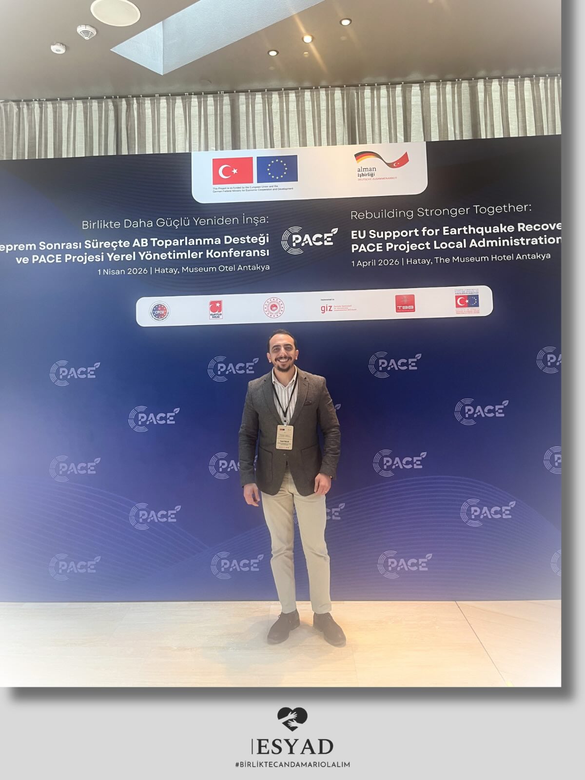 📍 GIZ PACE Projesi Kapsamında Konferans Katılımı
Avrupa Birliği ve Alman Kalkınma Bakanlığı eş finansmanıyla, Alman Uluslararası İşbirliği Teşkilatı (GIZ) tarafından yürütülen PACE Projesi kapsamında düzenlenen *“Deprem Sonrası Süreçte AB Toparlanma Desteği ve PACE Projesi Yerel Yönetimler Konferansı”*na, derneğimiz yönetim kurulu adına Yusuf Yükler katılım sağlamıştır.
Konferans, deprem sonrası toparlanma sürecinde yerel yönetimlerin rolü, uluslararası iş birlikleri ve sürdürülebilir destek mekanizmalarının ele alındığı önemli bir platform olmuştur.
Derneğimiz, sahadaki deneyimlerini paylaşmaya ve çok paydaşlı iş birliklerini güçlendirmeye devam etmektedir.
#GIZ #PACE #YerelYönetimler #DepremSonrası #STK İşBirliği