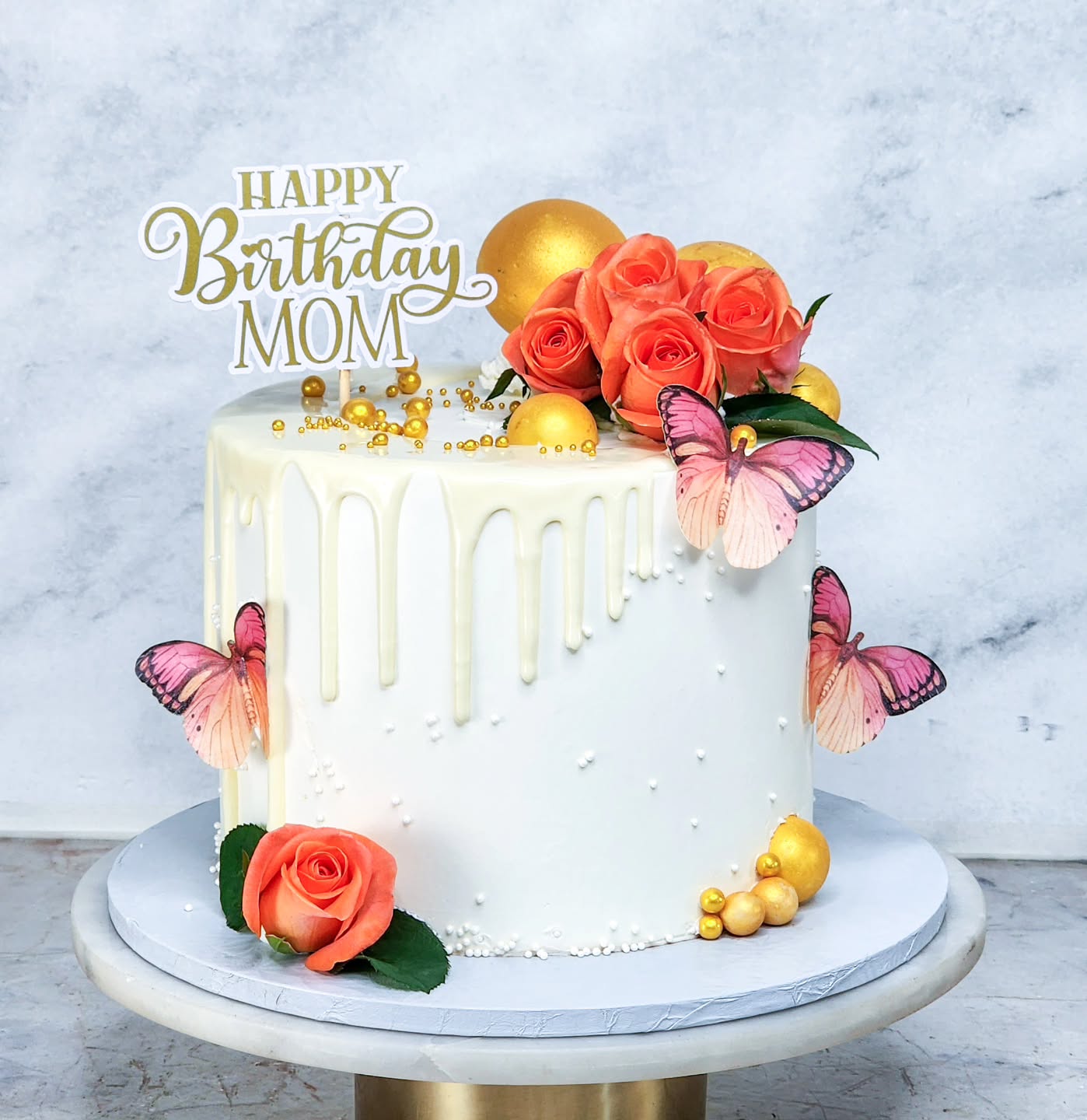 Happy Birthday Mom ๐
#MomBirthday #FloralCake #DripCake #2026Bakes #Marlenebakes