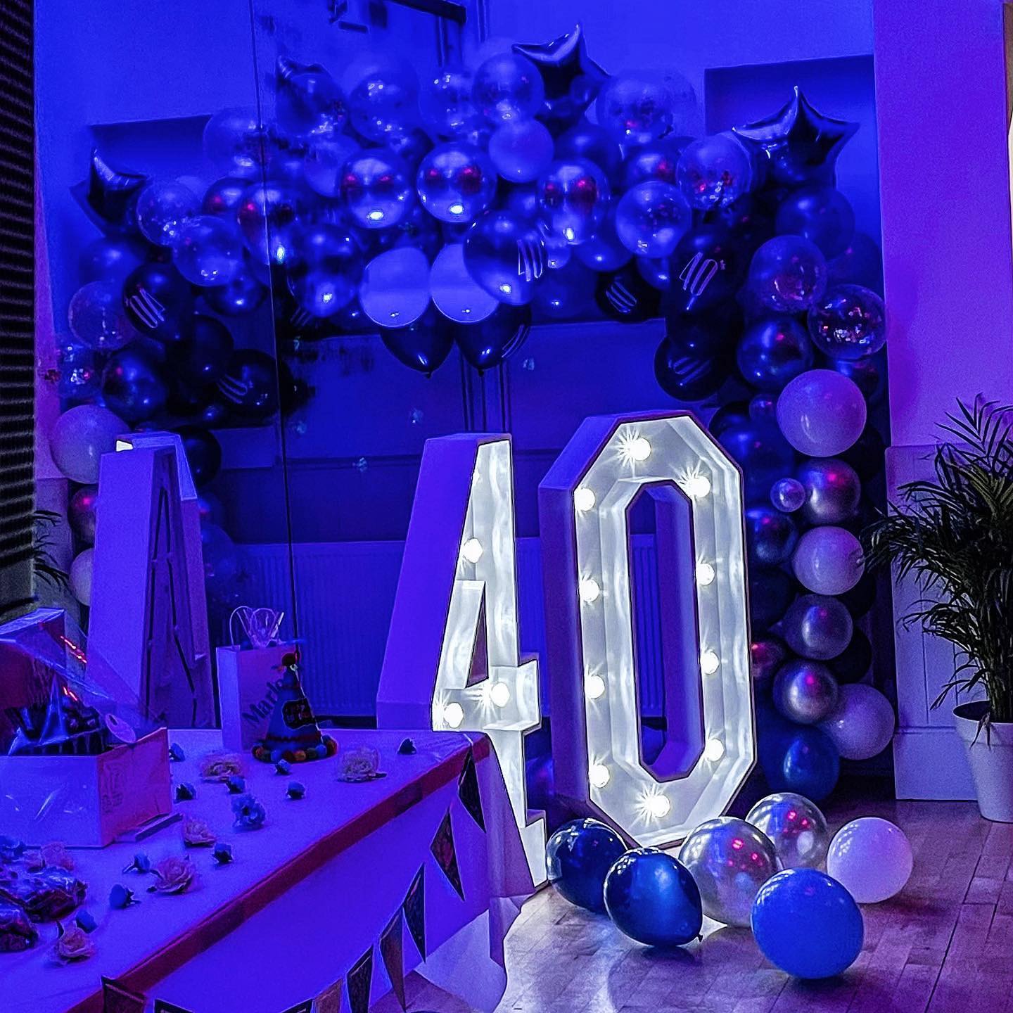 ✨🎈 An amazing surprise #40thbirthday #party based in Hadleigh #Essex we hosted.
It’s always the smallest of details that will make events the best atmospherically. 🎶✨🎈👌
Please visit our website www.essexeventplanners.co.uk for enquiries.
For anything else like entertainment as DJs visit @stardjsessex ✨