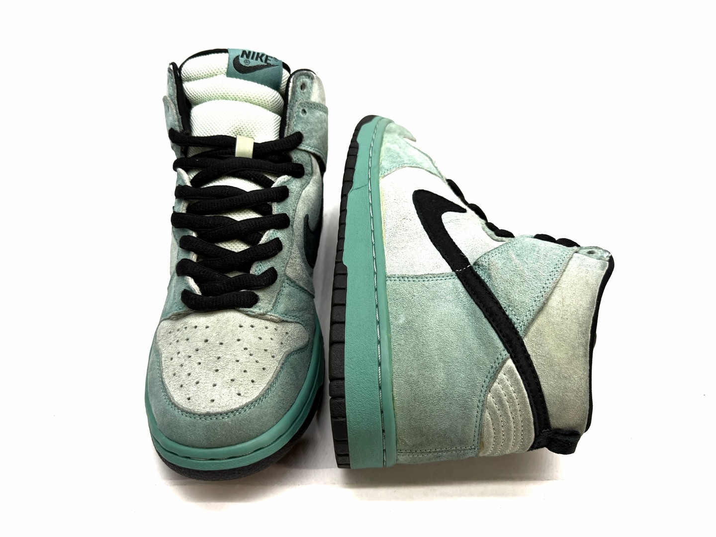 Nike Dunk High Pro SB
“Sea Crystal”
305050-301
Ice Green/Black Sea-Crystal
Pre-Owned
Size 9.5
$542
#seacrystal #ice #green #illery #dunk