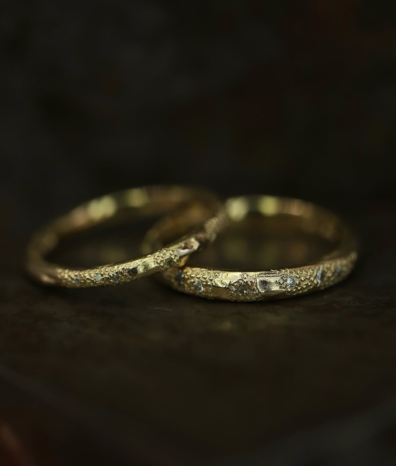 Dynamic, rich, textural.. with a sprinkle of diamonds.😊 ✨Gorgeous timeless rings by @ellismhairicameron are the perfect stackers or simple statement all on their own.
#jotd #futureheirlooms #rotd #lovegold #womensupportingwomen