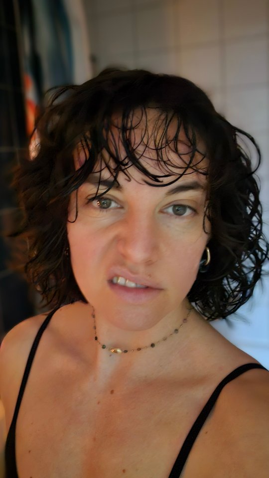 I've known since I was very young that I don't want children. I'm 34 now, and that hasn't changed.
Not because I'm broken. Not because I'm afraid.
Maybe a little selfish... but mostly because I love my life and I don't want to change it.
Motherhood isn't a neutral choice... it's a full reconfiguration: body, identity, time, freedom, relationships, meaning.
That kind of transformation should come from true desire, not social default.
Wanting children is valid.
Not wanting them is equally valid.
I love my life. My work. Movement. Freedom. Travel. Creation. Living fully.
And I don't see my life as incomplete.
I refuse to create a life where a child feels like the thing that took mine away.
Honestly, most days I still feel like a teenager, not like someone meant to carry lifelong responsibility.
People say, "You'll change your mind."
Maybe at 38. Maybe at 45. Or maybe never.
Motherhood or not isn't always a choice or even a possibility.
But it's mine.
All deserve the same respect.
Share your experience! Let's talk ♡