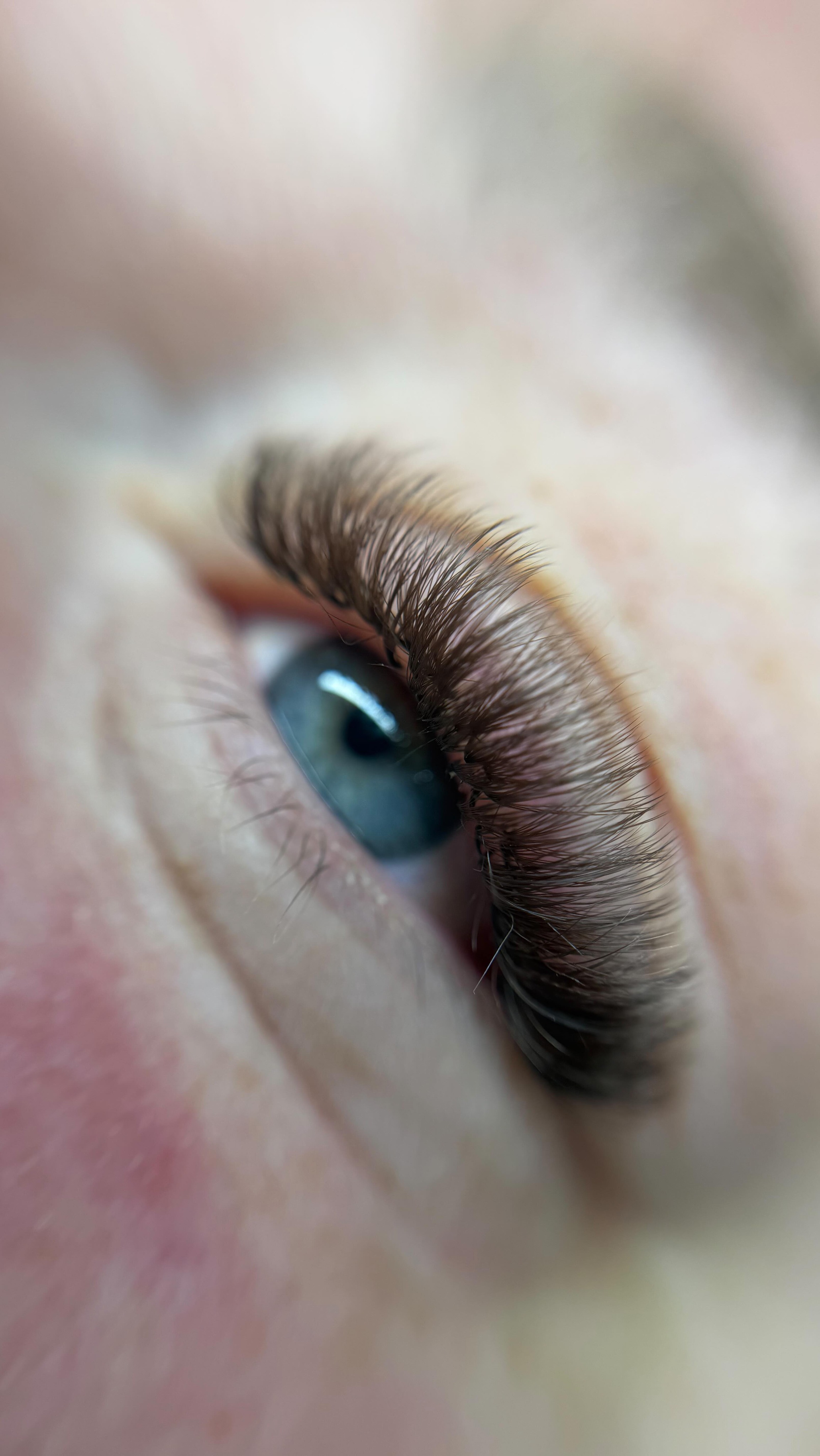 💫✨ Brown lashes ✨💫
Soft brown, but make it pop 🤎
If you’re looking for a subtle brown set that still makes your eyes stand out, just ask me 👀💖🔥
To book, DM me or use the link in my bio 💌📲✨🎀
قهوهای ملایم، ولی خیلی جذاب 🤎✨💫
اگه دنبال یه ست قهوهای ظریف هستی که چشمای تو رو بیشتر برجسته کنه، فقط کافیه ازم بخوای 👀💖🔥
برای رزرو وقت میتونی دایرکت بدی یا از لینک بیو استفاده کنی 💌📲✨
#brownlashesvancouver#volumeset#bestlashtechportmoody#اکستنشن_مژه