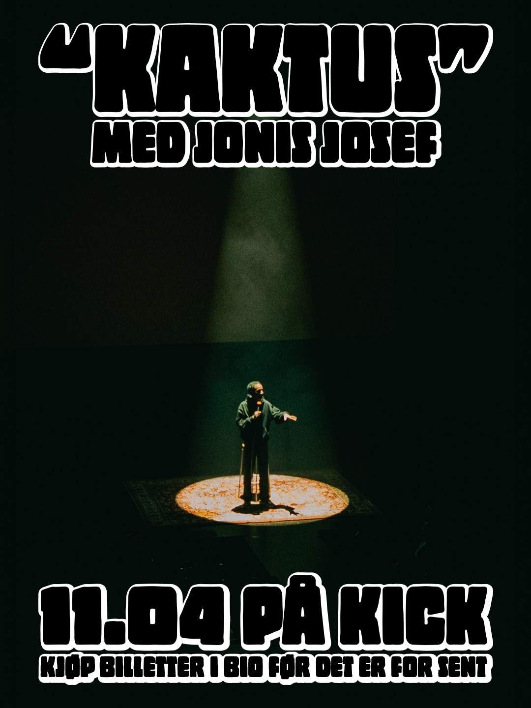 🌵Kaktus er en forestilling der spøk og alvor går opp i en høyere enhet.
Komikeren og fortelleren Jonis Josef inviterer deg med inn i et levende, ærlig og ofte overraskende portrett av et liv som formes «på spissen». I Kaktus formidler han historier fra sin bakgrunn, sin reise og de veivalg som har gjort ham til den han er — med både varme, humor og alvor som følger hverandre tett.
Kaktus er Jonis Josef sitt første soloshow siden «Woke» som hadde premiere i 2020. Kaktus er en ærlig stand-up forestilling hvor Jonis graver dypt og hardt for å reflektere over karrieren, livet, utbrenthet, rasisme, ups og mange downs.
Stå-opp pris vinneren fra 2020-2022 har brukt over fem år på å ferdigstille Kaktus, og dere er alle hjertelig velkommen til å komme tett på, og bli kjent med Jonis Josef og hans unike, og til tidvis merkelige reise gjennom livet.
BILLETTER I BIO🌵
