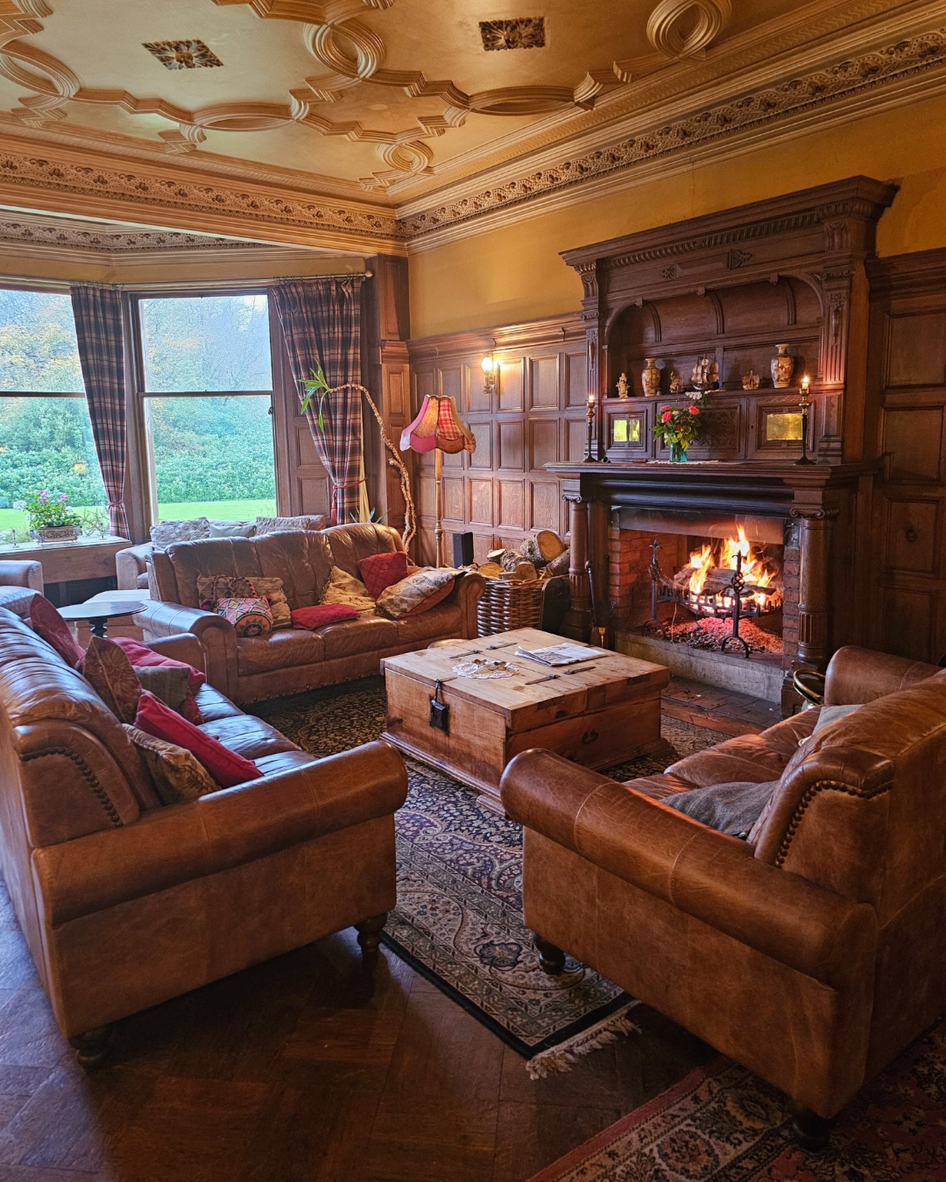 Nothing beats a roaring open fire, does it?
The Oak room is the one everyone naturally gravitates towards when it’s time for a comfy seat and a cold pint or cuppa to wind down from the day’s activities.
After a delicious dinner in the grand Victorian dining room, the wine and cheese board are inevitably carried through from the dining room — so it’s also the one where stories are told and conversations carry on til late.
Big spacious rooms like this are essential for large group stays so that everyone can be together and cherish the good company.
Reach out if you’re planning a friends weekend, milestone birthday bash, or family reunion. We’ll check your dates and help you plan 😊