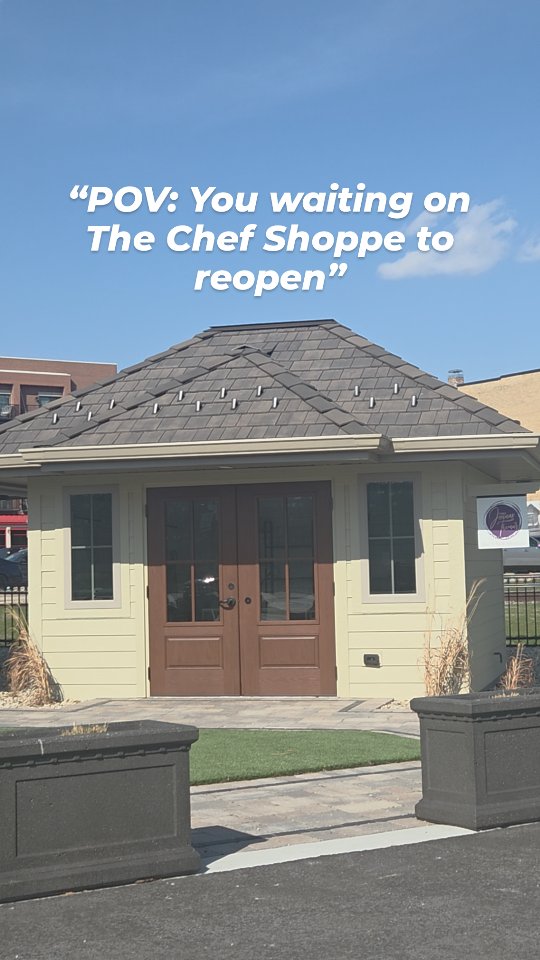 Sunday… “I’m gonna be patient” 🙃
Monday… yeah that patience is already gone 😩
Tuesday… checking for updates like I work here 👀
Wednesday… telling my friends “we pulling up FIRST DAY, don’t play”
Thursday… stomach talking to me like “you remember The Chef Shoppe??” 🤤
Friday… mentally placing a whole order I didn’t budget for 💸😂
Saturday… at this point… I just need the doors OPENNNN 😭🔥
Let’s be real…
Are you thinking about The Chef Shoppe a normal amount…
or are you like the rest of us… a little obsessed? 👀
Drop it in the comments:
What day did you officially lose your patience?? 😂👇🏽
#ChefJoanneThomas #WithALittleLoveInEveryBite #TheChefShoppe #FoodieMood #FunnyReels FoodCravings ReGrandOpening SupportLocal FoodTok WaitingGame WorthTheWait