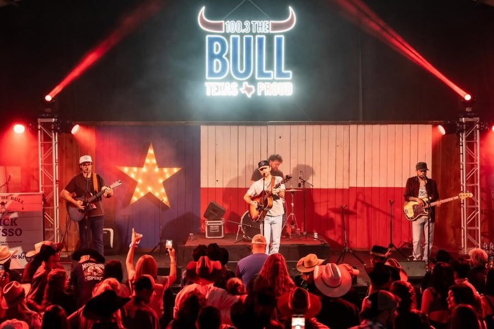 Bar-B-Que. Boots. Busch Light.
🍻
Our activation team was on-site at Rodeo Houston providing premium production services at 100.3 The Bull's Honky Tonk tent.
Learn More 👇
myVIPlife.com