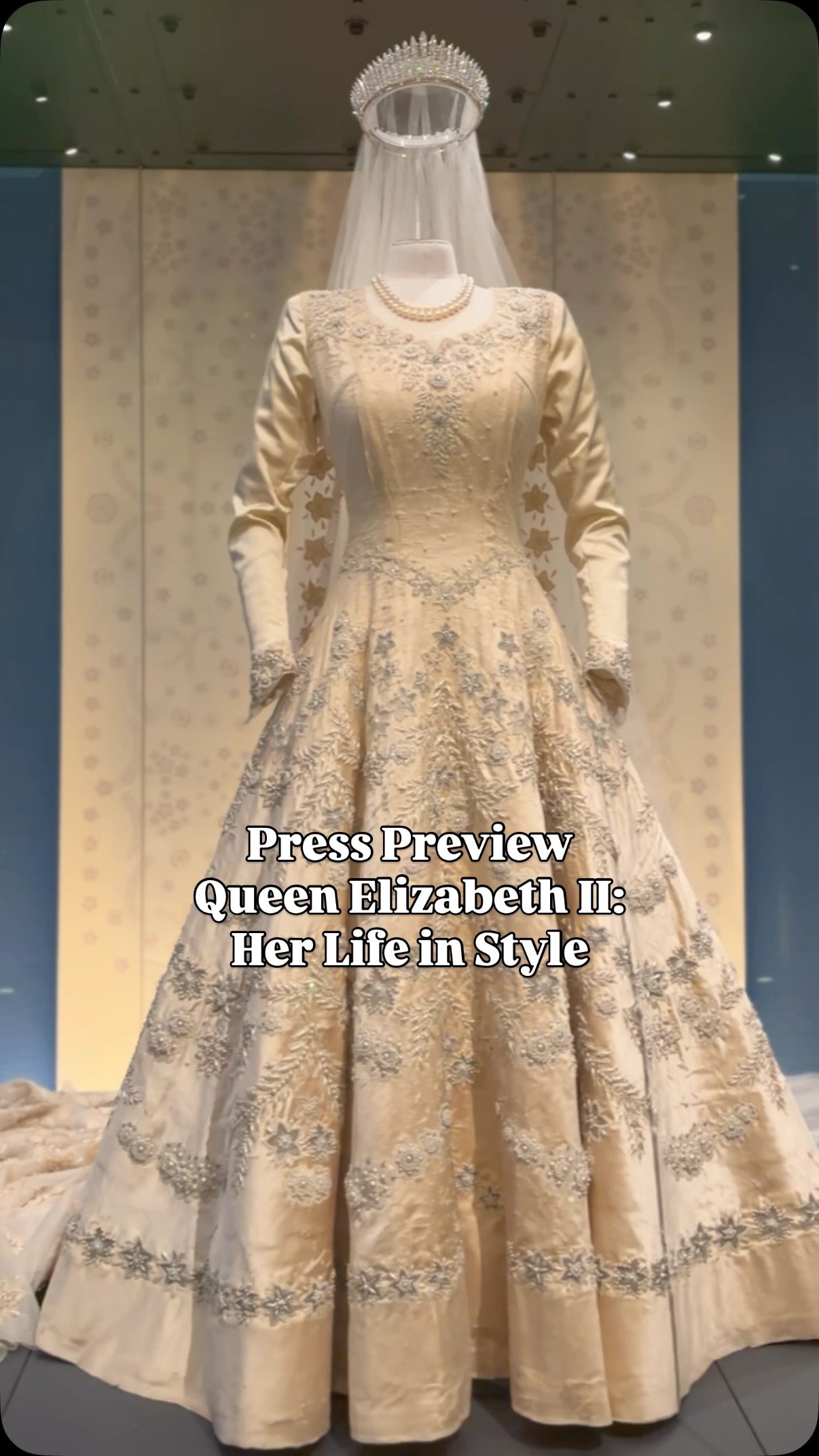 Marking the 100th anniversary of Queen Elizabeth II’s birthday this April, Buckingham Palace opens the doors to her extraordinary wardrobe ✨
“Queen Elizabeth II: Her Life in Style” brings together pieces that retrace her journey from princess to monarch — from off-duty elegance to dressing for the global stage during defining moments in Britain’s history. @theroyalfamily
From her wedding dress and solemn coronation to the unforgettable 007 moment at the London Olympics, the exhibition captures some of the most iconic chapters of her life. And in global #fashion
Each outfit, personally chosen by the longest-reigning and most admired monarch, reflects her timeless elegance, bold use of colour, and lasting influence on the fashion world.
We visited The King’s Gallery @royalcollectiontrust for a special preview of the exhibition, presented by curator Caroline de Guitaut.
#queenelizabeth #buckinghampalace #britishmonarchy #style