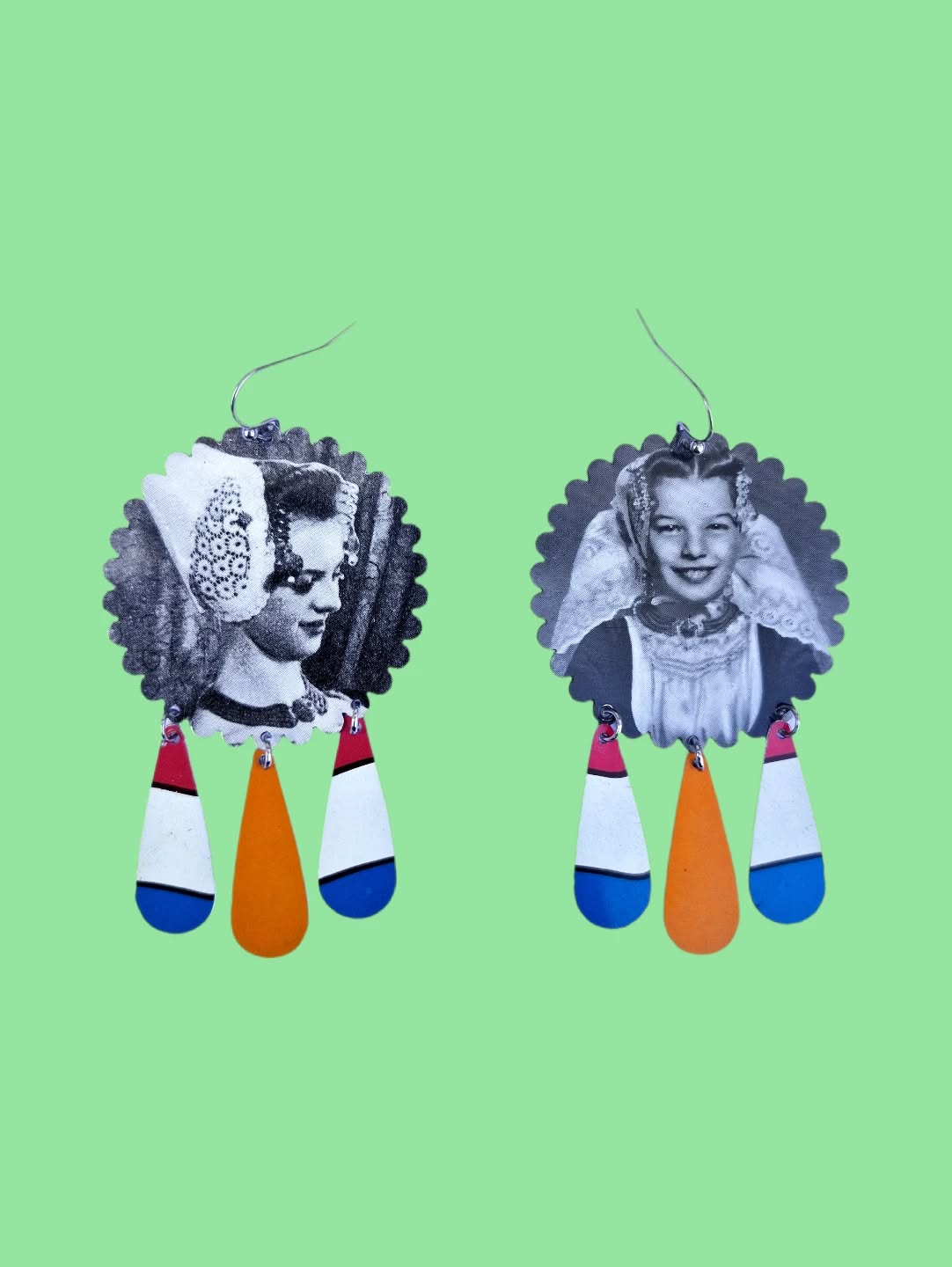 These got snatched up before I could post them 😍😍😍😍❤️❤️❤️❤️❤️
#maloupauljewellery #sold #dutchjewelry #zeeuwsmeisje #klederdracht